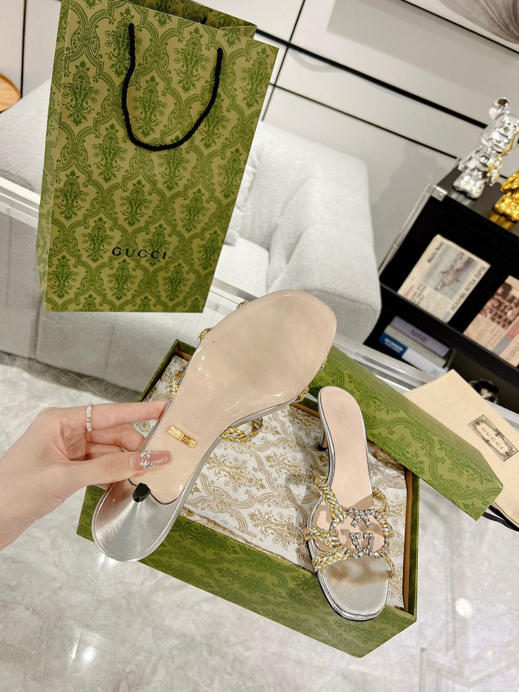 GUCCI CRYSTAL MID - HEEL SILVER CALFSKIN