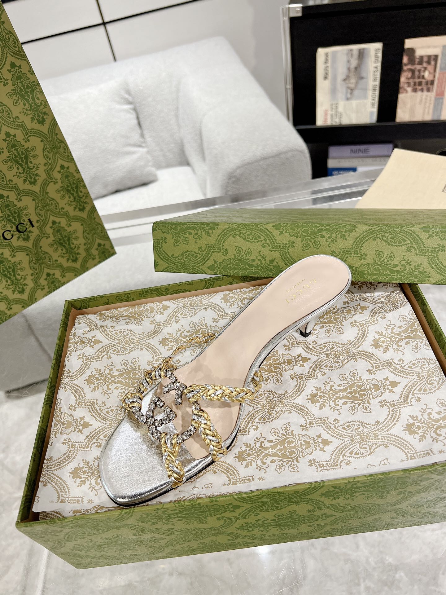 GUCCI CRYSTAL MID - HEEL SILVER CALFSKIN