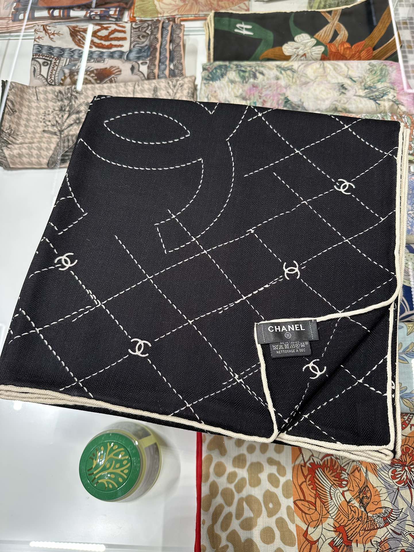 CHANEL 25S SCARF 140 IN SILK WOOL 726479