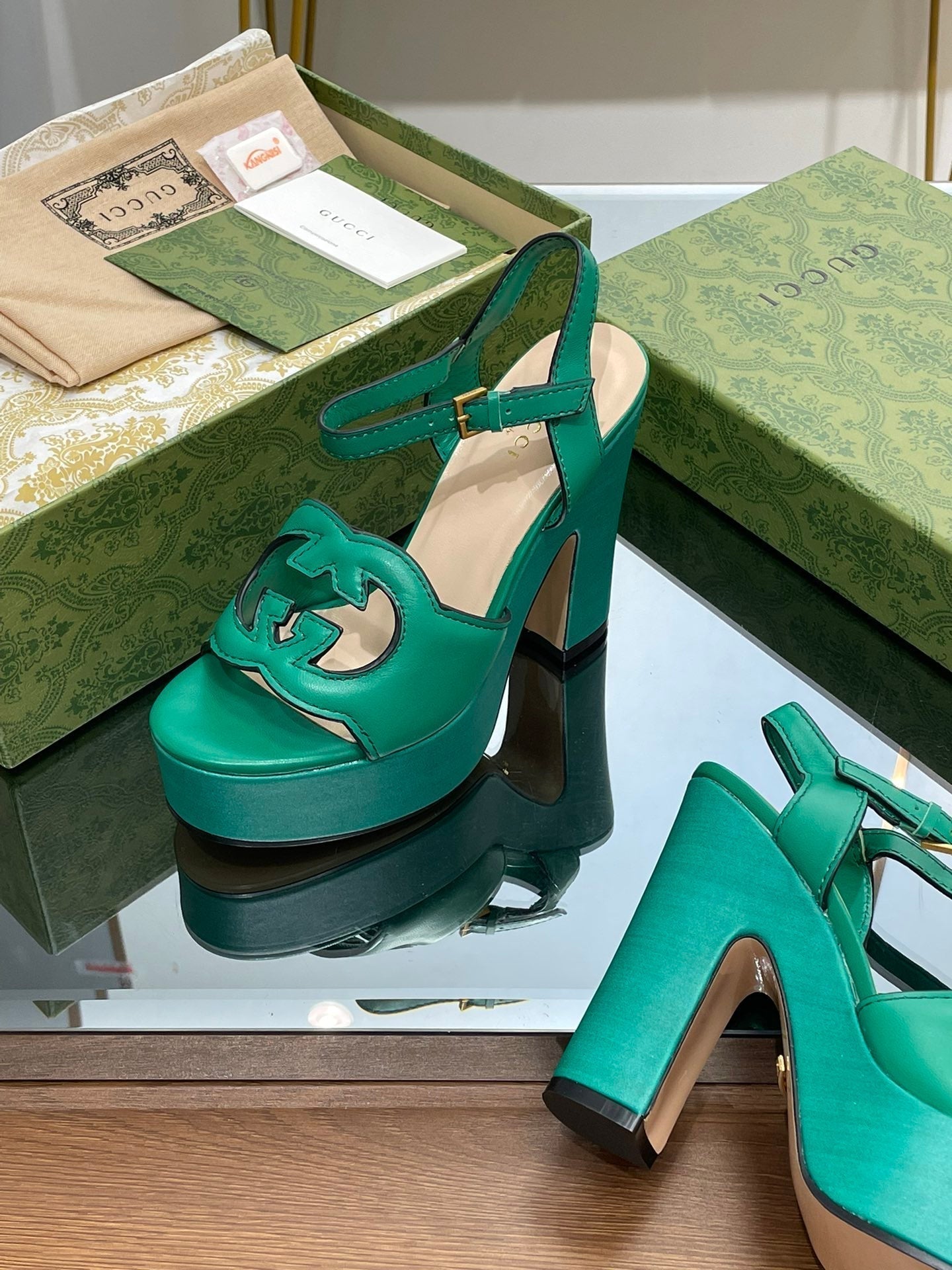 GUCCI 120 INTERLOCKING G SANDAL JADE GREEN CALFSKIN