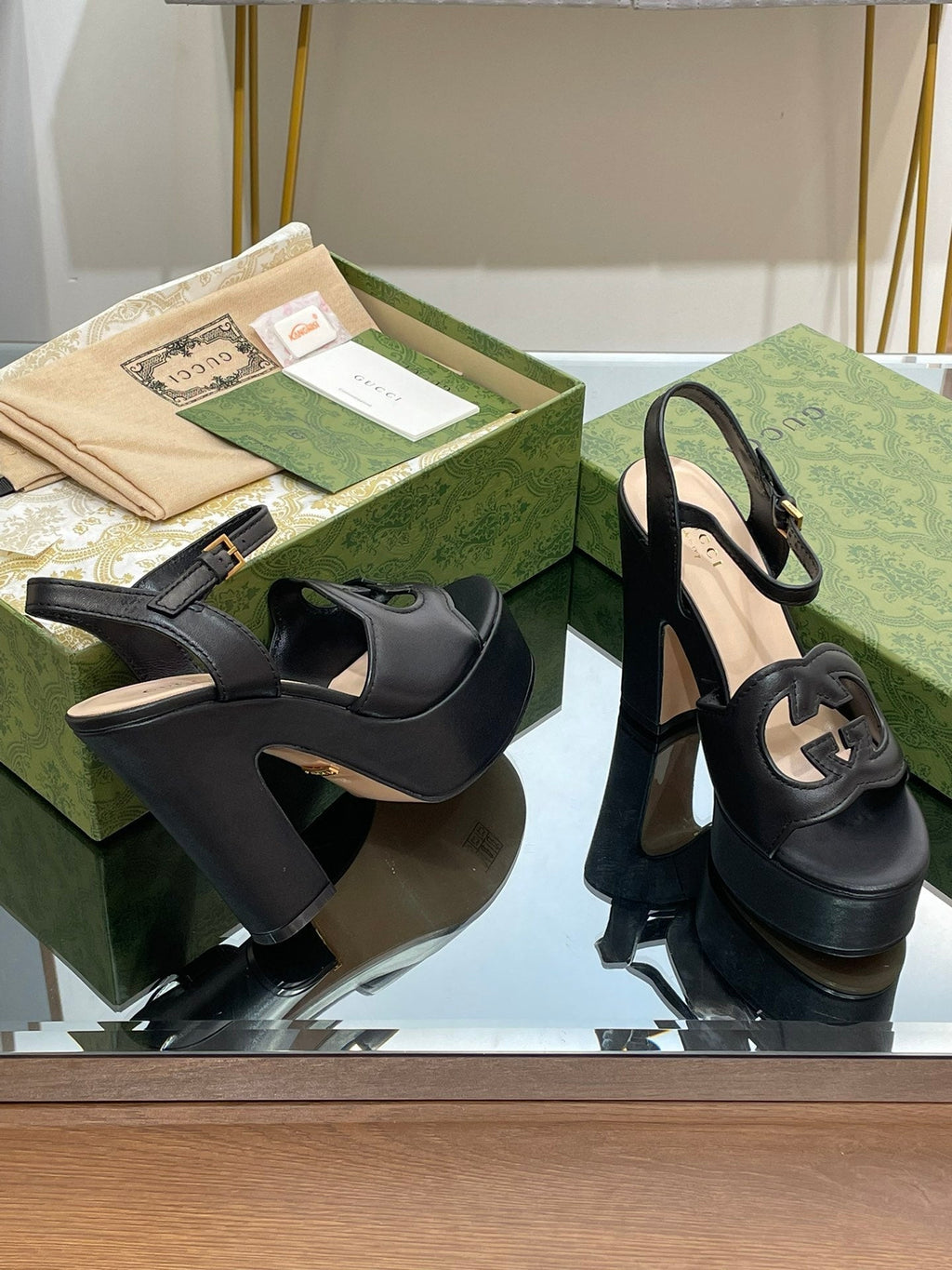 GUCCI 120 INTERLOCKING G SANDAL BLACK CALFSKIN