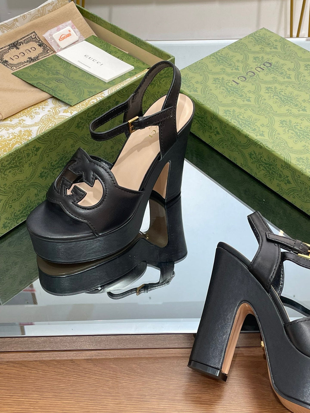 GUCCI 120 INTERLOCKING G SANDAL BLACK CALFSKIN