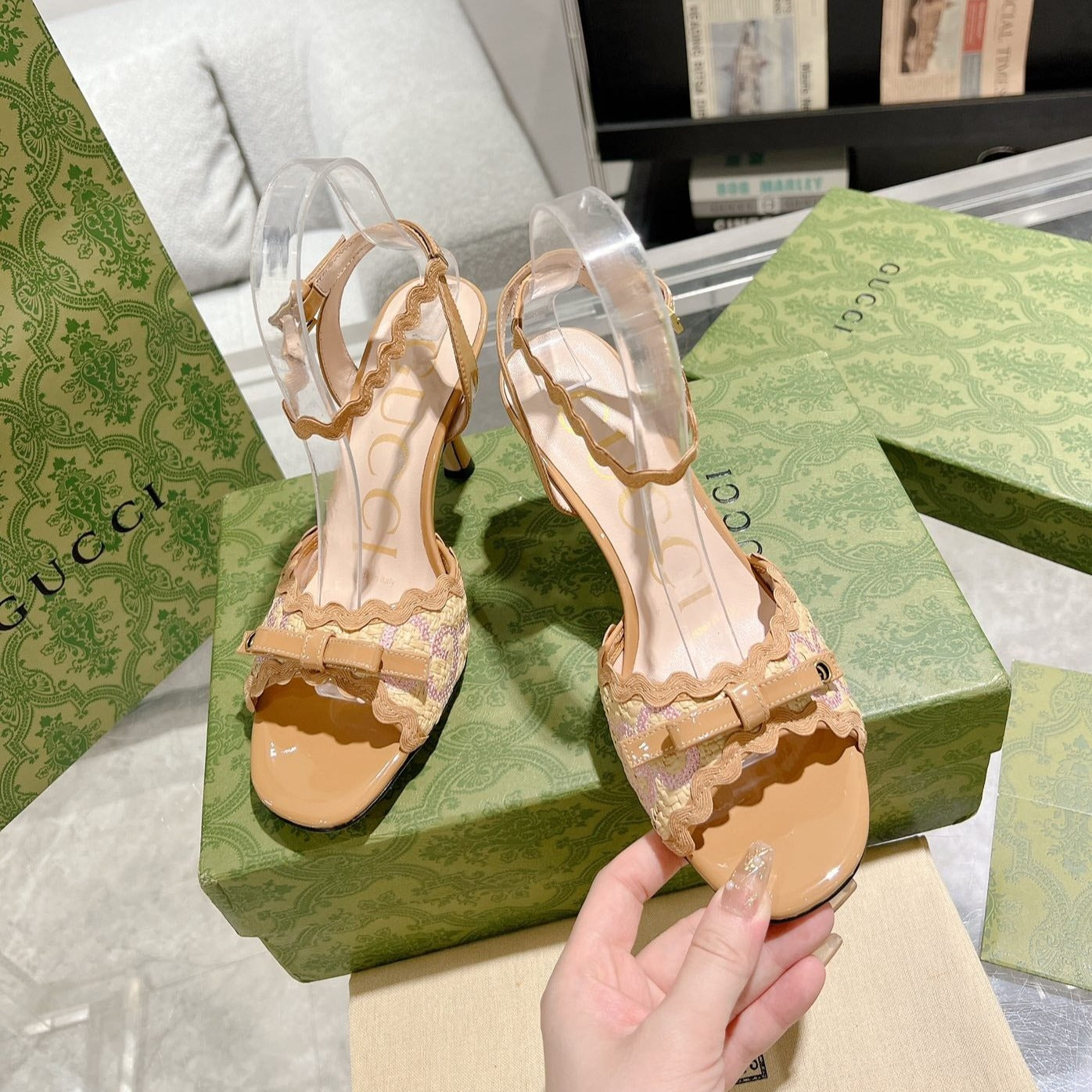 GUCCI HIGH - HEEL SANDAL TAWNY FABRIC ATTACH BOW