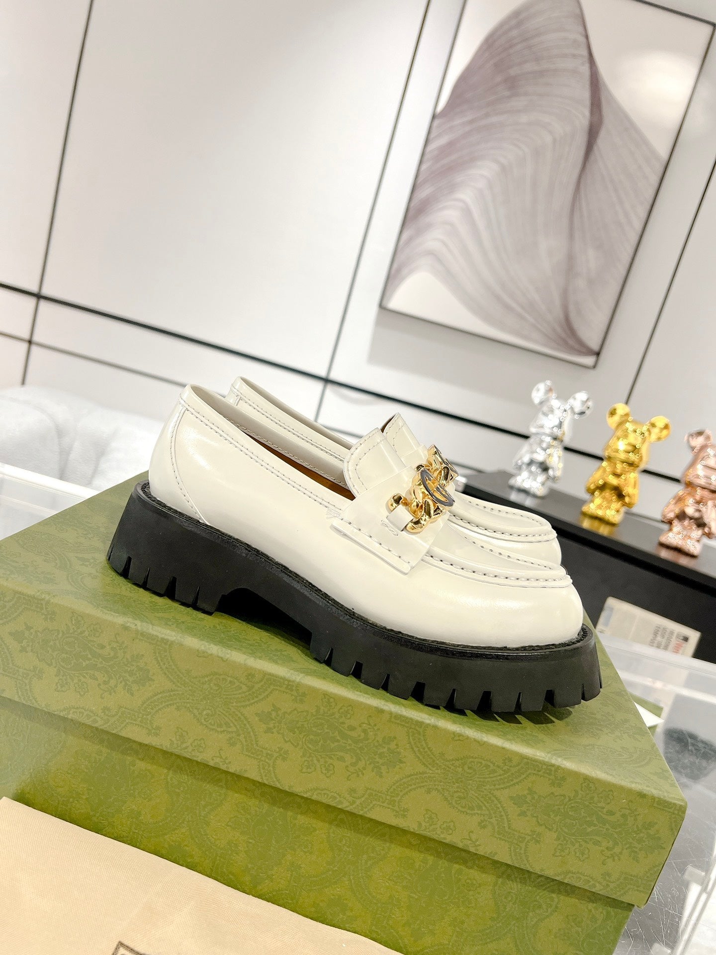 GUCCI LOAFER WITH CHAINS WHITE CALFSKIN
