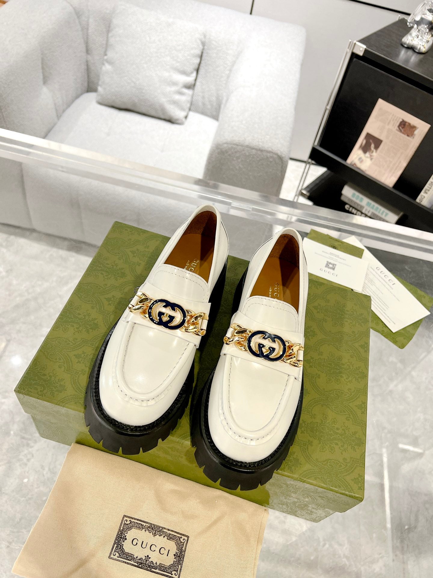GUCCI LOAFER WITH CHAINS WHITE CALFSKIN