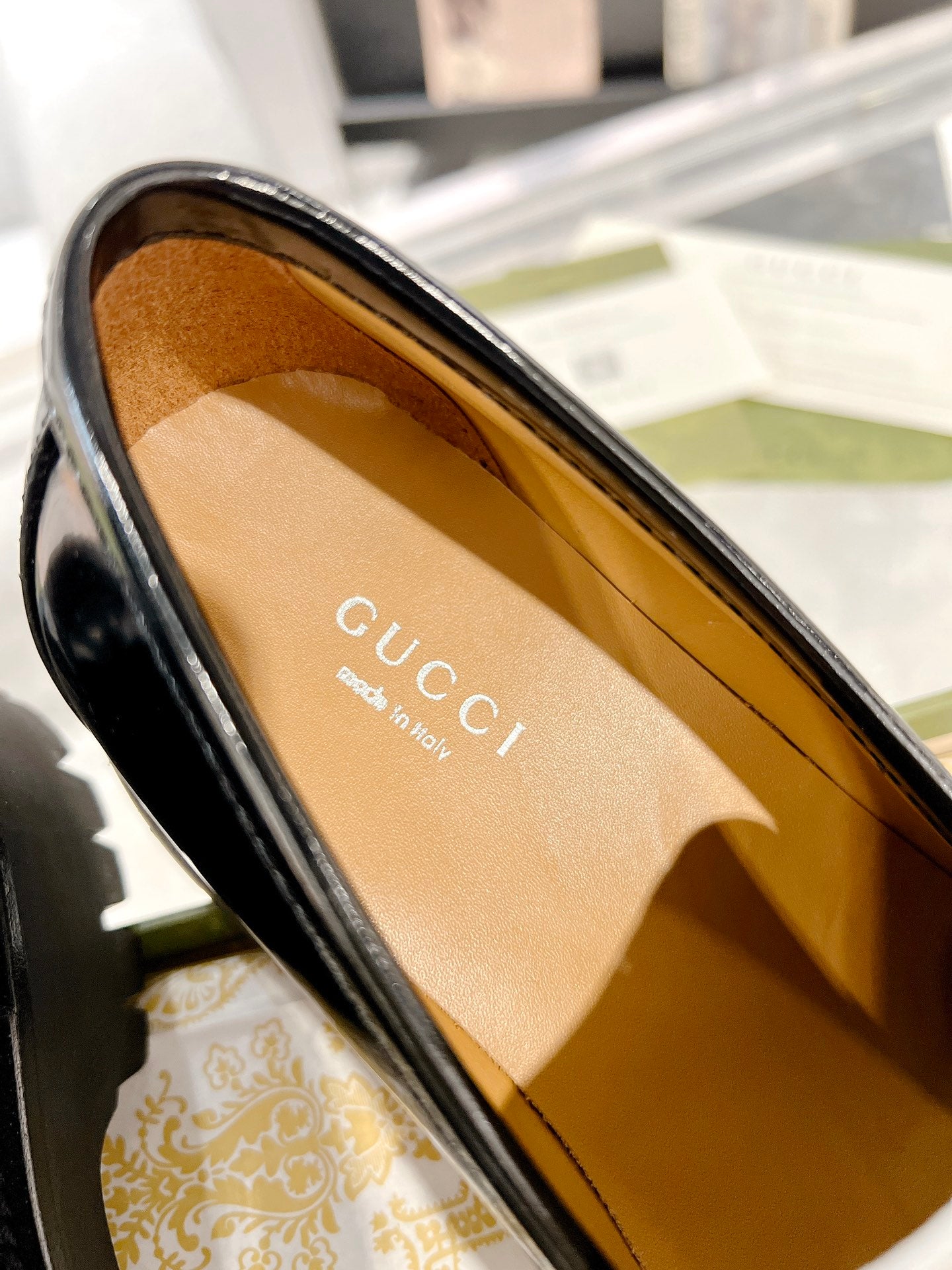 GUCCI LOAFER WITH CHAINS GLOSSY BLACK AND WHITE CALFSKIN