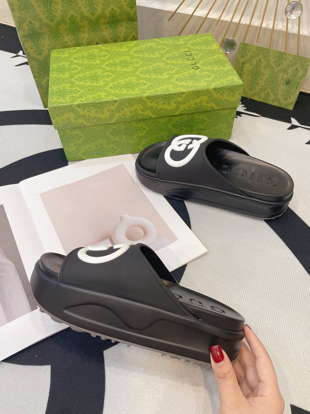 GUCCI INTERLOCKING G SLIDE SANDAL IN BLACK IMPORTED TPU