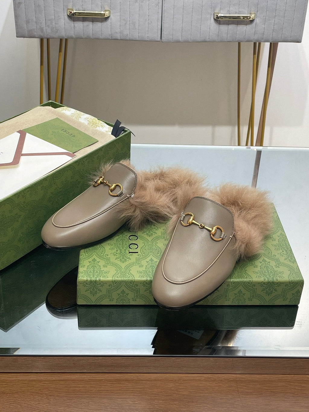 GUCCI HORSEBIT MULE IN PEANUT BROWN CALFSKIN AND LAMB WOOL LINING