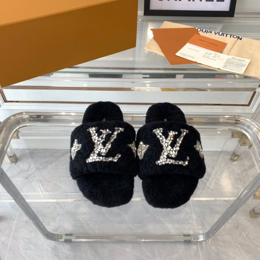 LOUIS VUITTON LV WOMEN'S PASEO FLAT SLIPPER IN BLACK FLEECE