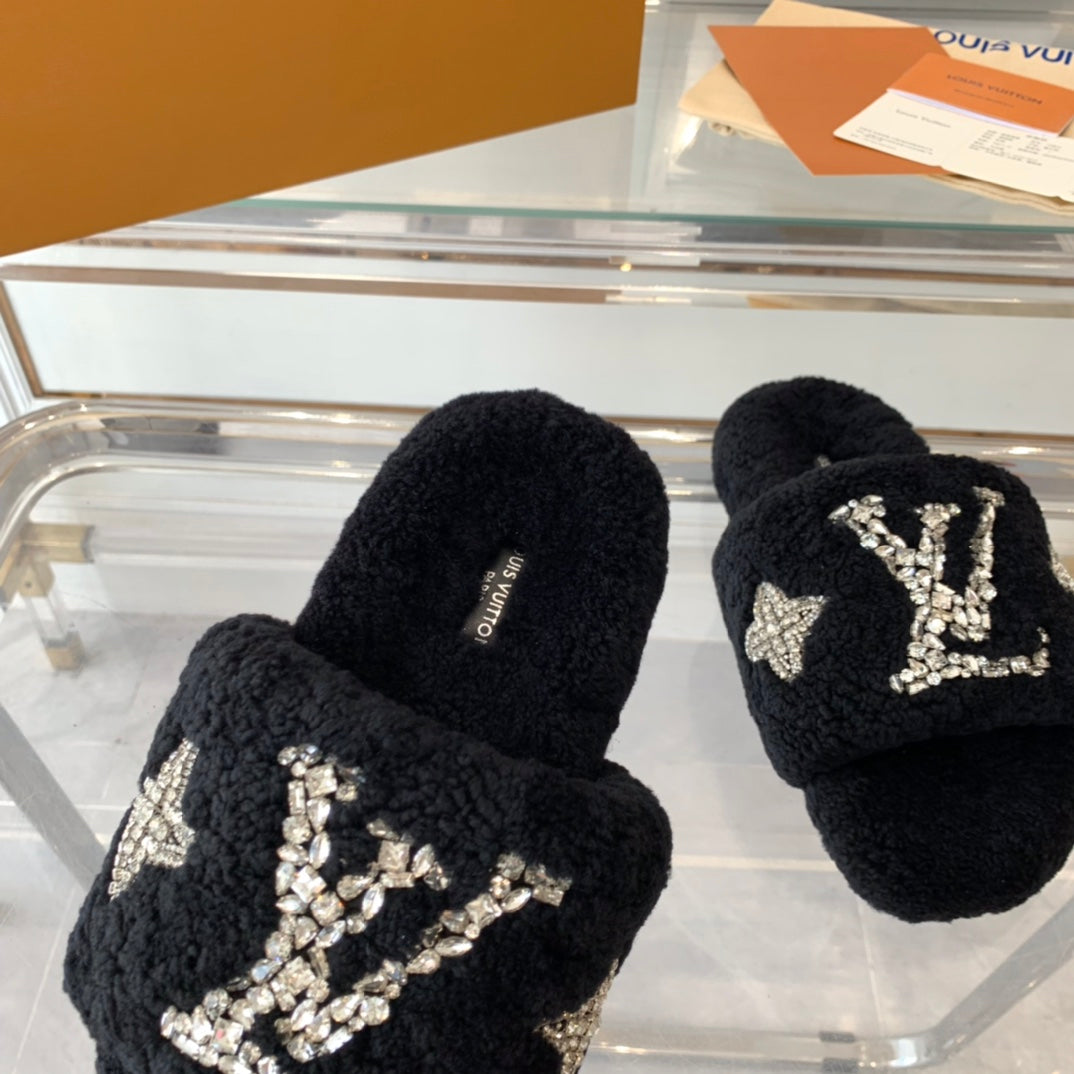 LOUIS VUITTON LV WOMEN'S PASEO FLAT SLIPPER IN BLACK FLEECE