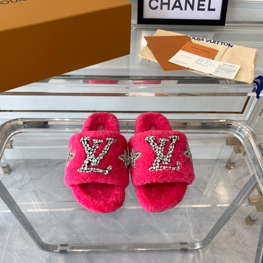 LOUIS VUITTON LV WOMEN'S PASEO FLAT SLIPPER IN DEEP PINK FLEECE