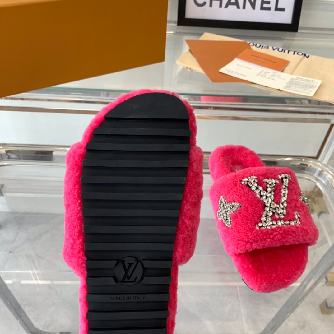 LOUIS VUITTON LV WOMEN'S PASEO FLAT SLIPPER IN DEEP PINK FLEECE