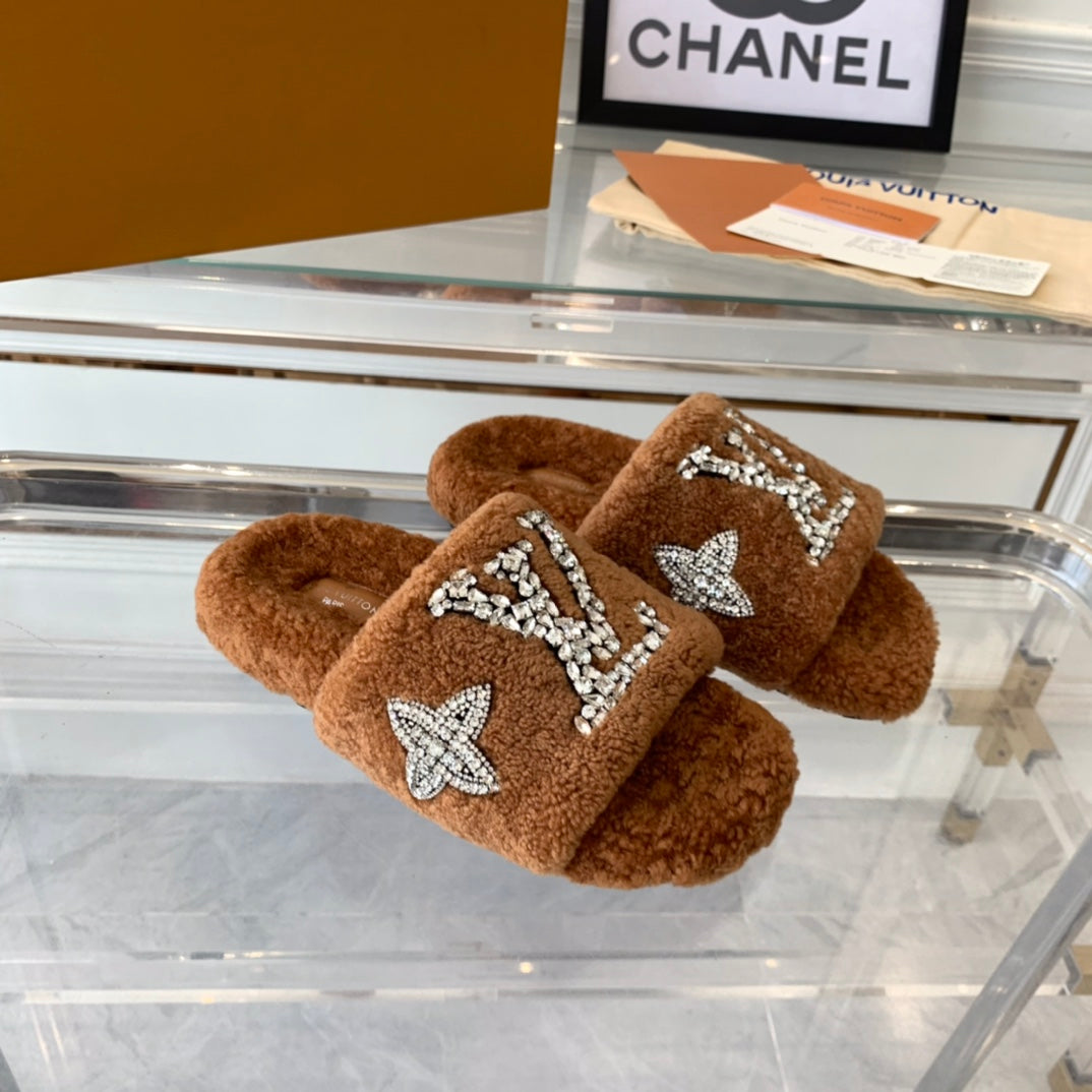 LOUIS VUITTON LV WOMEN'S PASEO FLAT SLIPPER IN CINNAMON BROWN FLEECE