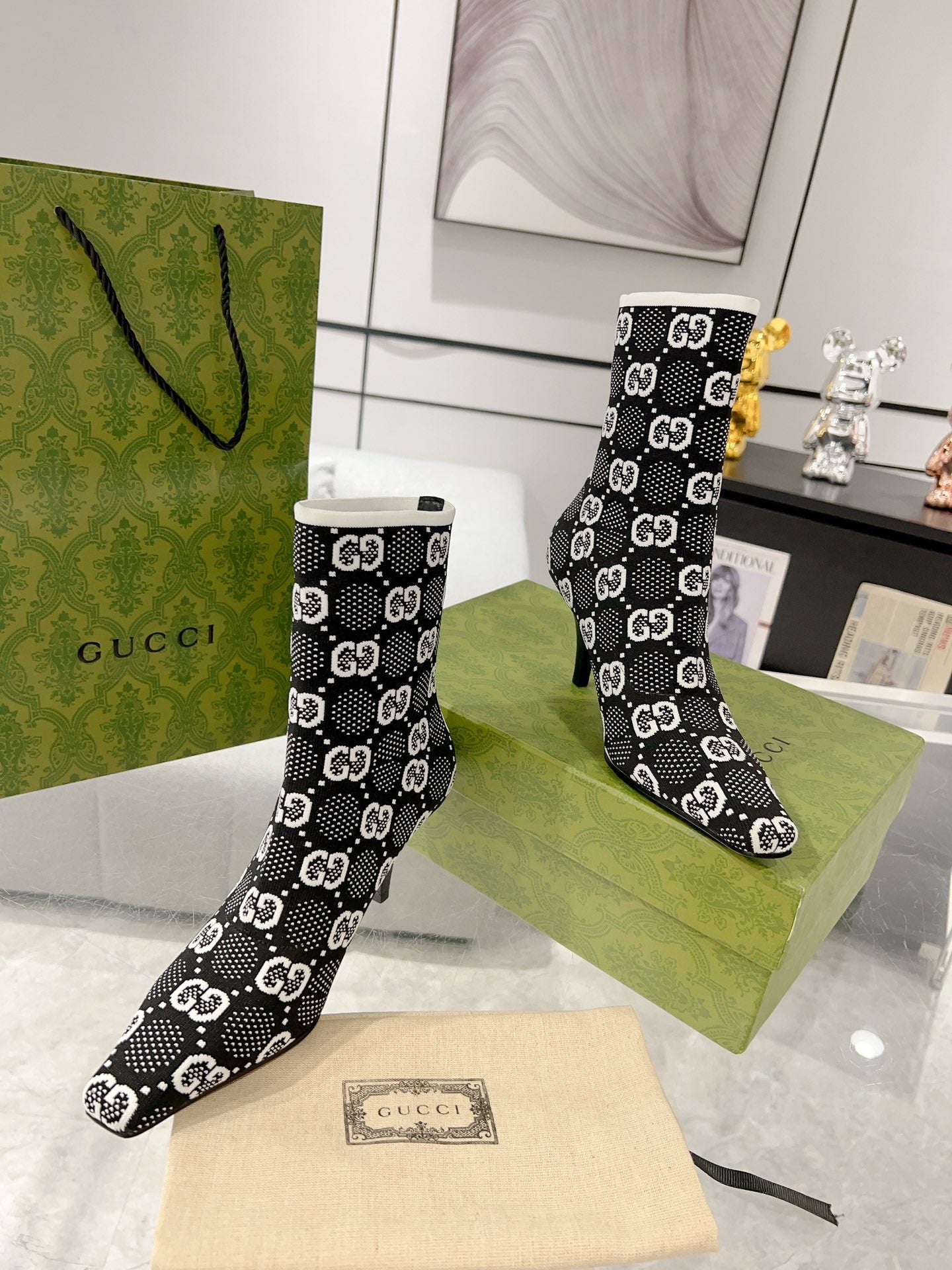 GUCCI ANKLE BOOTS IN BLACK MIX WHITE KNITTED FABRIC WITH RETRO STYLE