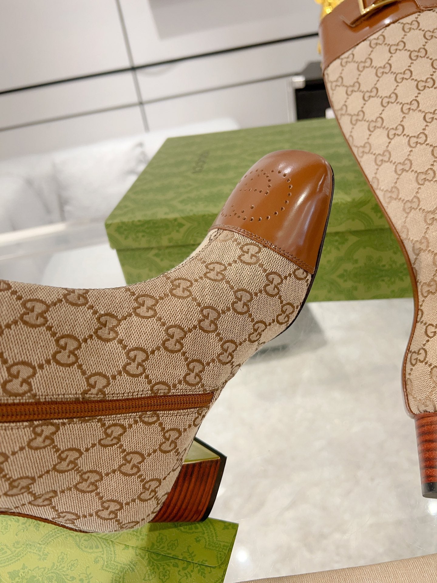 GUCCI KNEE BOOTS IN BRONZE BROWN MONOGRAM CANVAS AND GLOSSY SHEEPSKIN