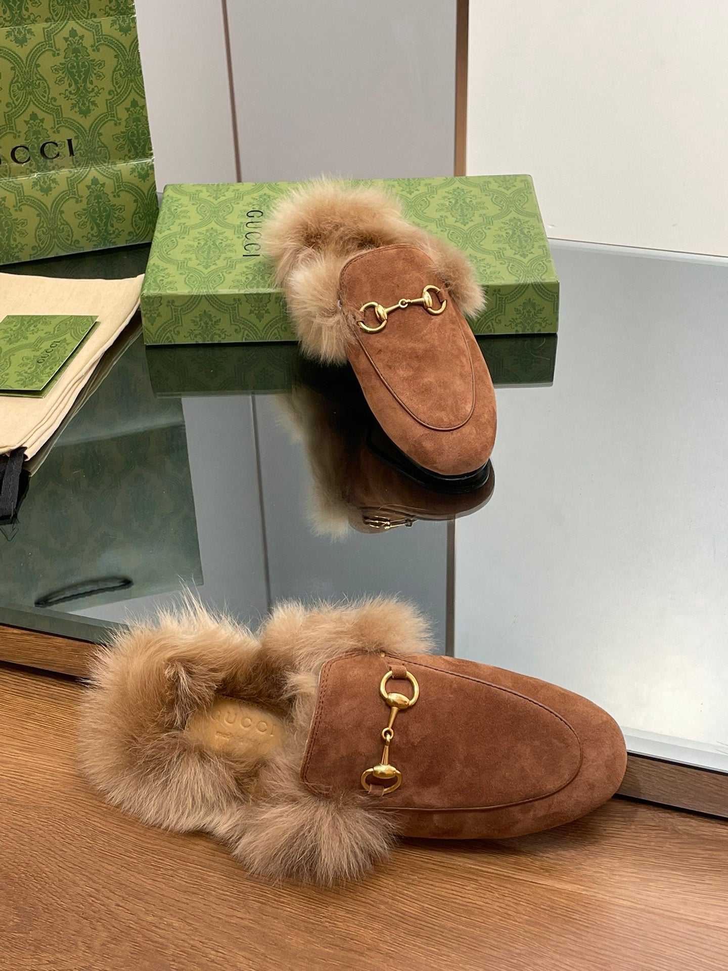 GUCCI HORSEBIT MULE IN BRONZE BROWN SUEDE AND LAMB WOOL LINING