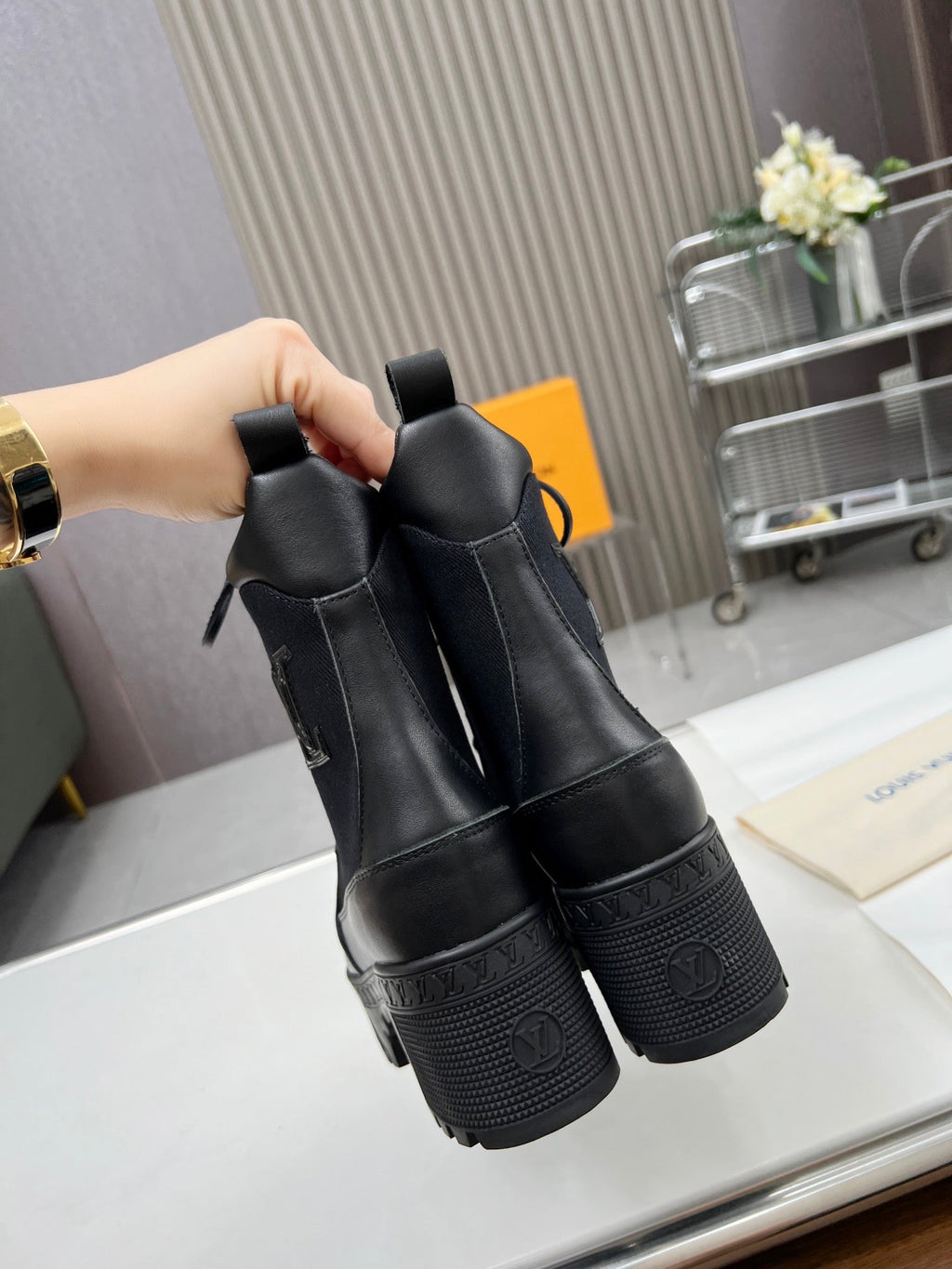 LOUIS VUITTON LAUREATE PLATFORM DESERT BOOT IN BLACK JACQUARD AND CALFSKIN