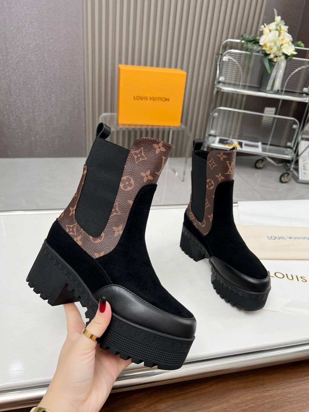 LOUIS VUITTON LV WOMEN SHORT BOOT IN BLACK SUEDE AND CHOCOLATE BROWN CALFSKIN
