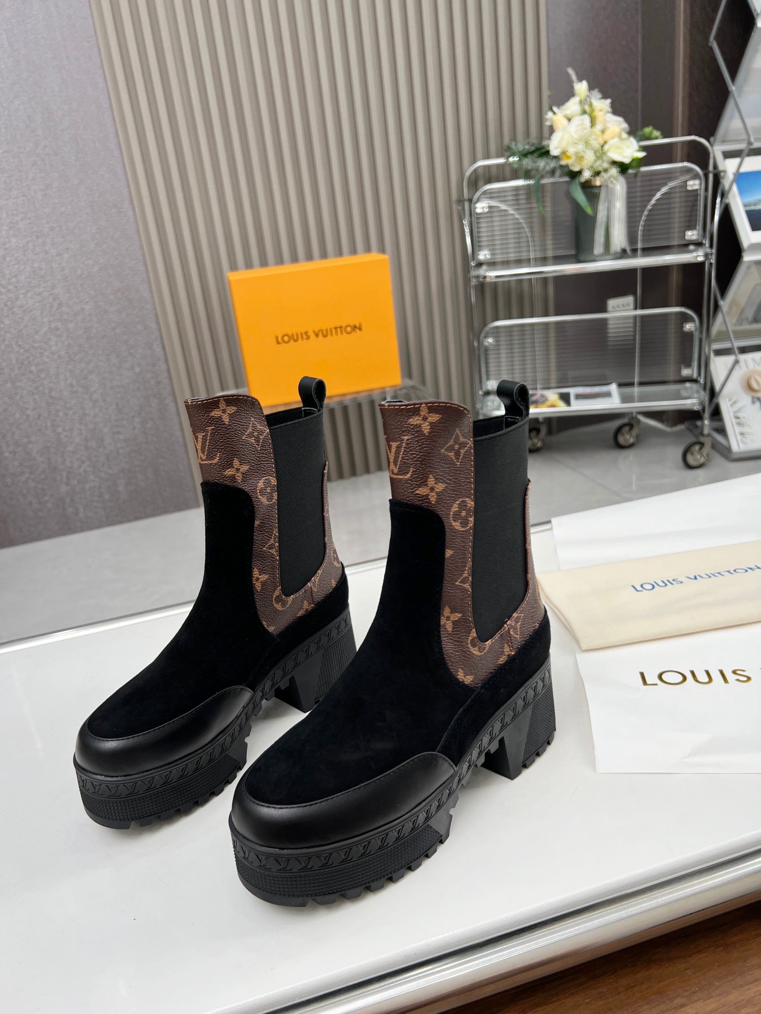 LOUIS VUITTON LV WOMEN SHORT BOOT IN BLACK SUEDE AND CHOCOLATE BROWN CALFSKIN