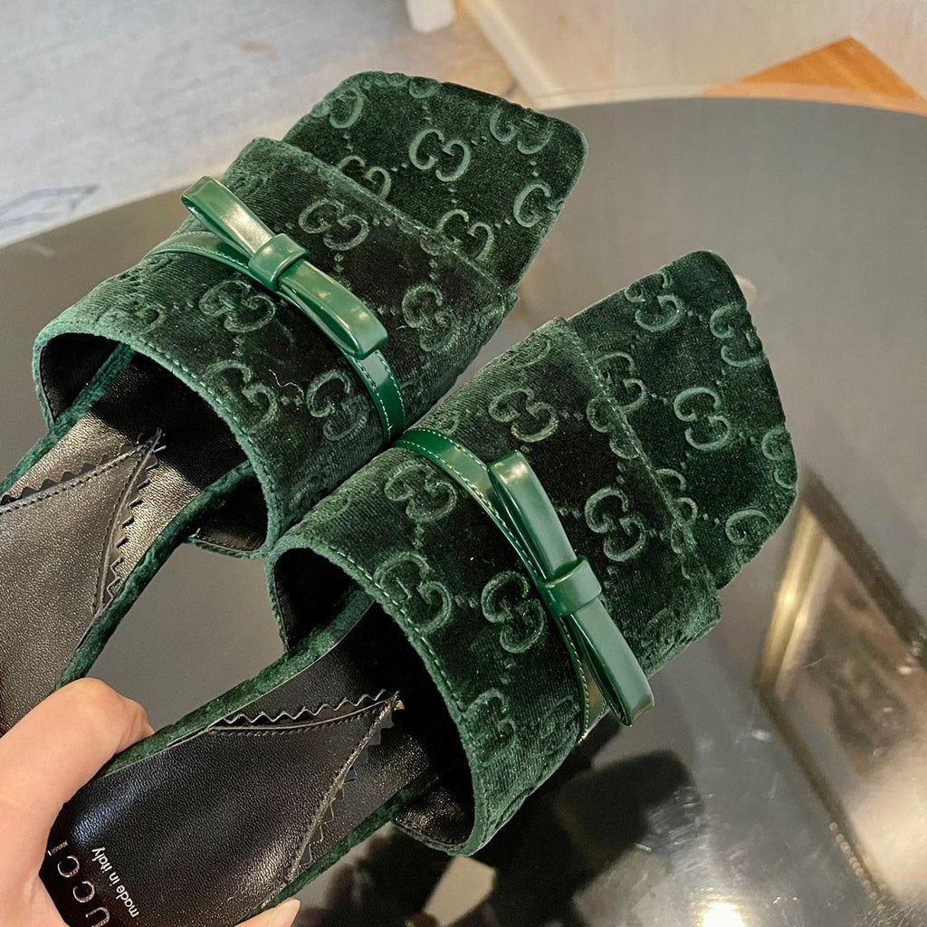 GUCCI VELVET HIGH HEEL SANDALS WITH BEAUTIFUL LOGO DETAILS GREEN FOREST
