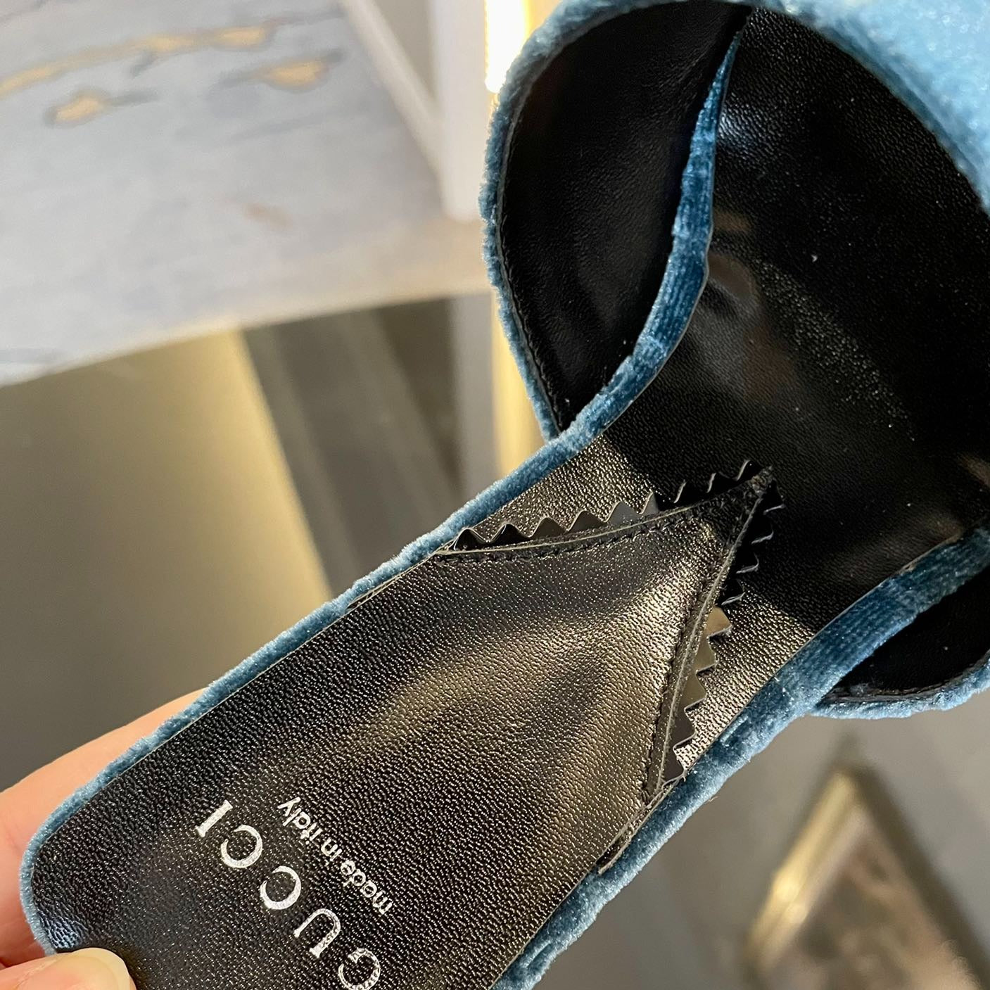 GUCCI VELVET HIGH HEEL SANDALS WITH BEAUTIFUL LOGO DETAILS BLUE SKY