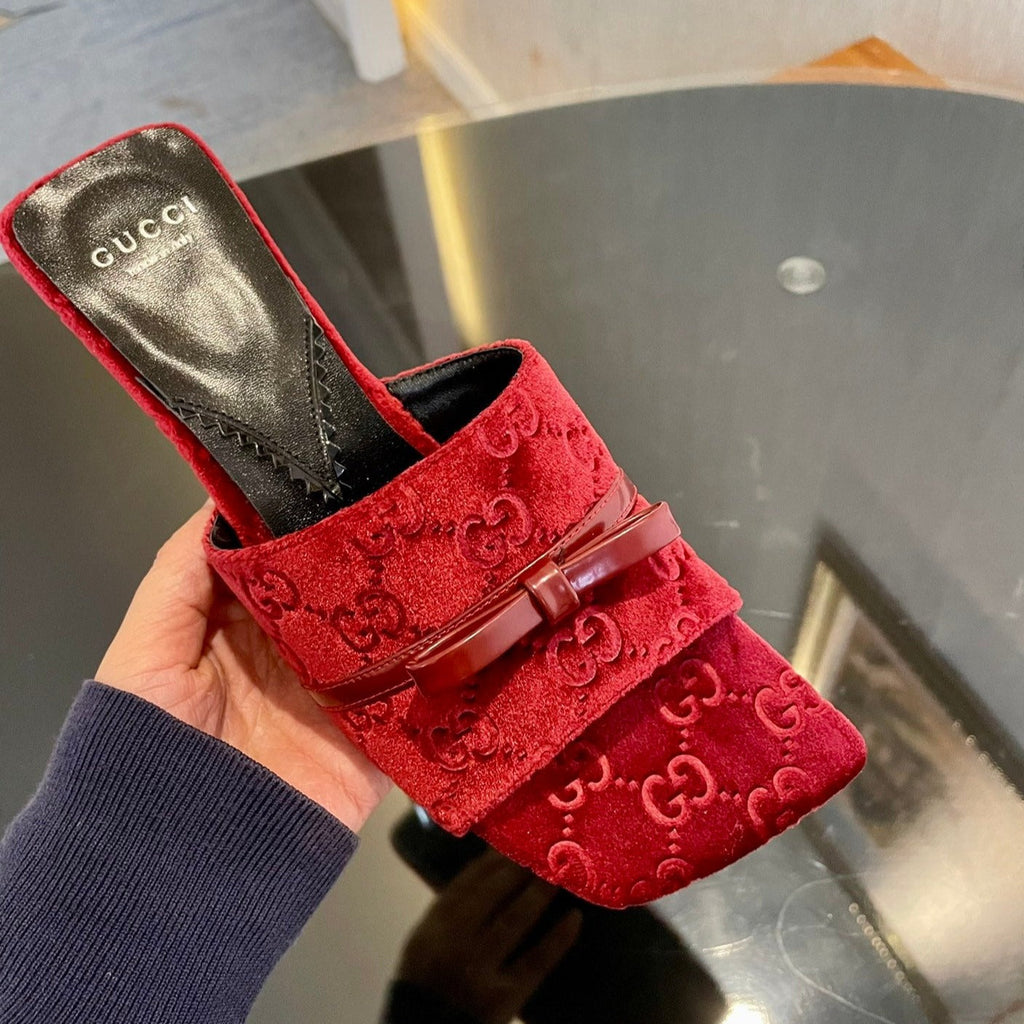 GUCCI VELVET HIGH HEEL SANDALS WITH BEAUTIFUL LOGO DETAILS WINE RED
