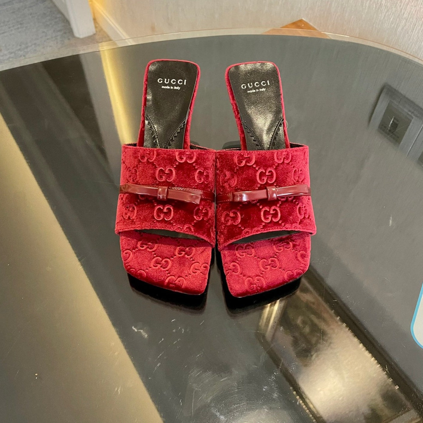 GUCCI VELVET HIGH HEEL SANDALS WITH BEAUTIFUL LOGO DETAILS WINE RED