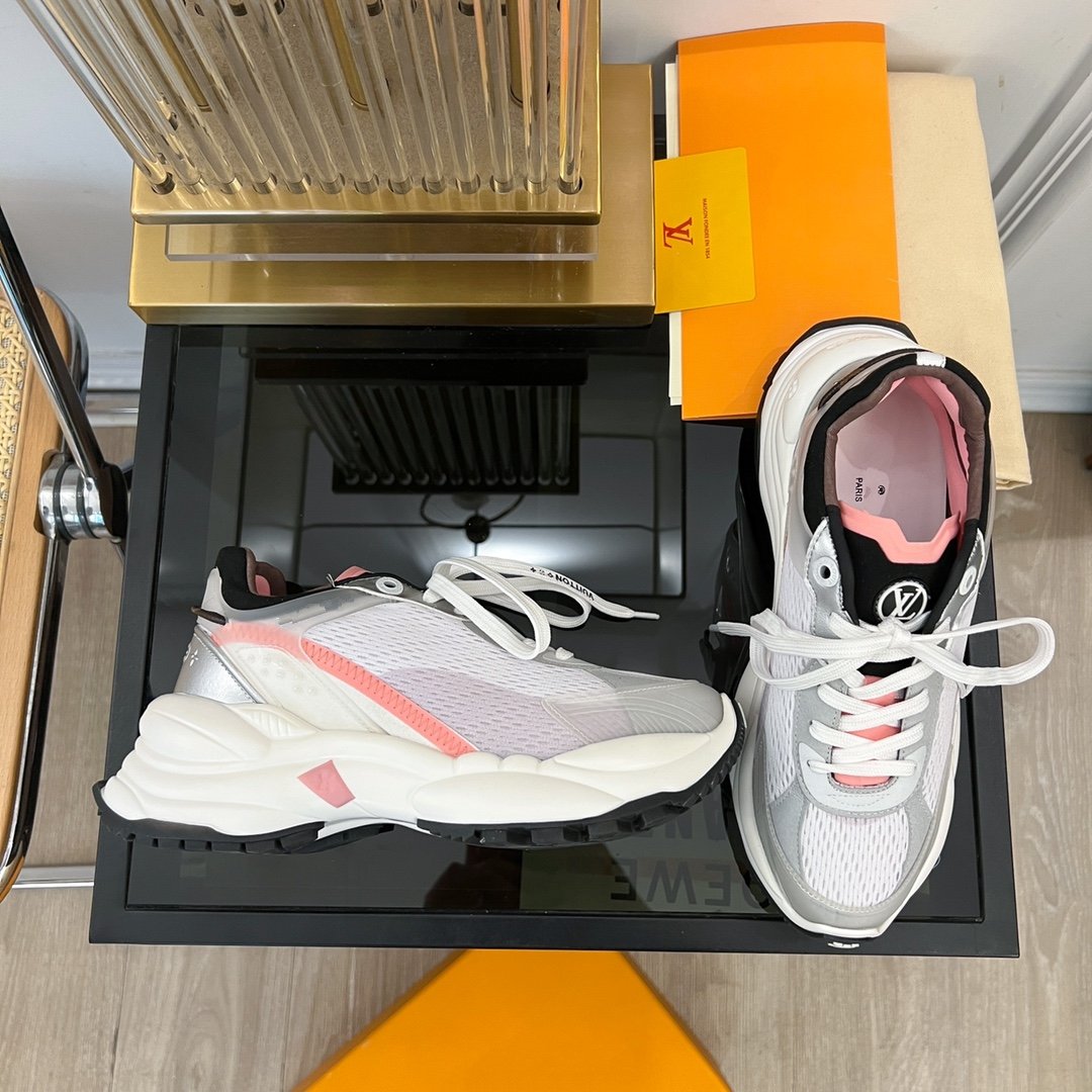 LOUIS VUITTON LV RUN 55 SNEAKER PINK BLACK