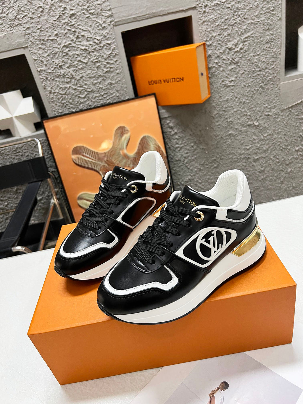 LOUIS VUITTON LV WOMEN SNEAKER IN BLACK CALFSKIN