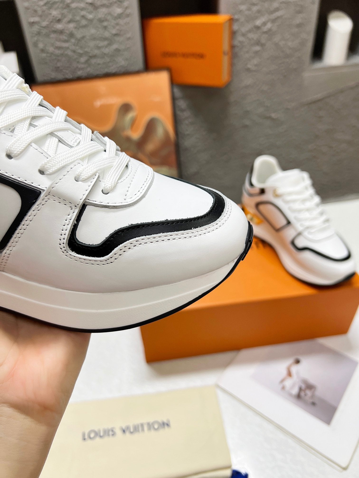 LOUIS VUITTON LV WOMEN SNEAKER IN WHITE MIX BLACK CALFSKIN