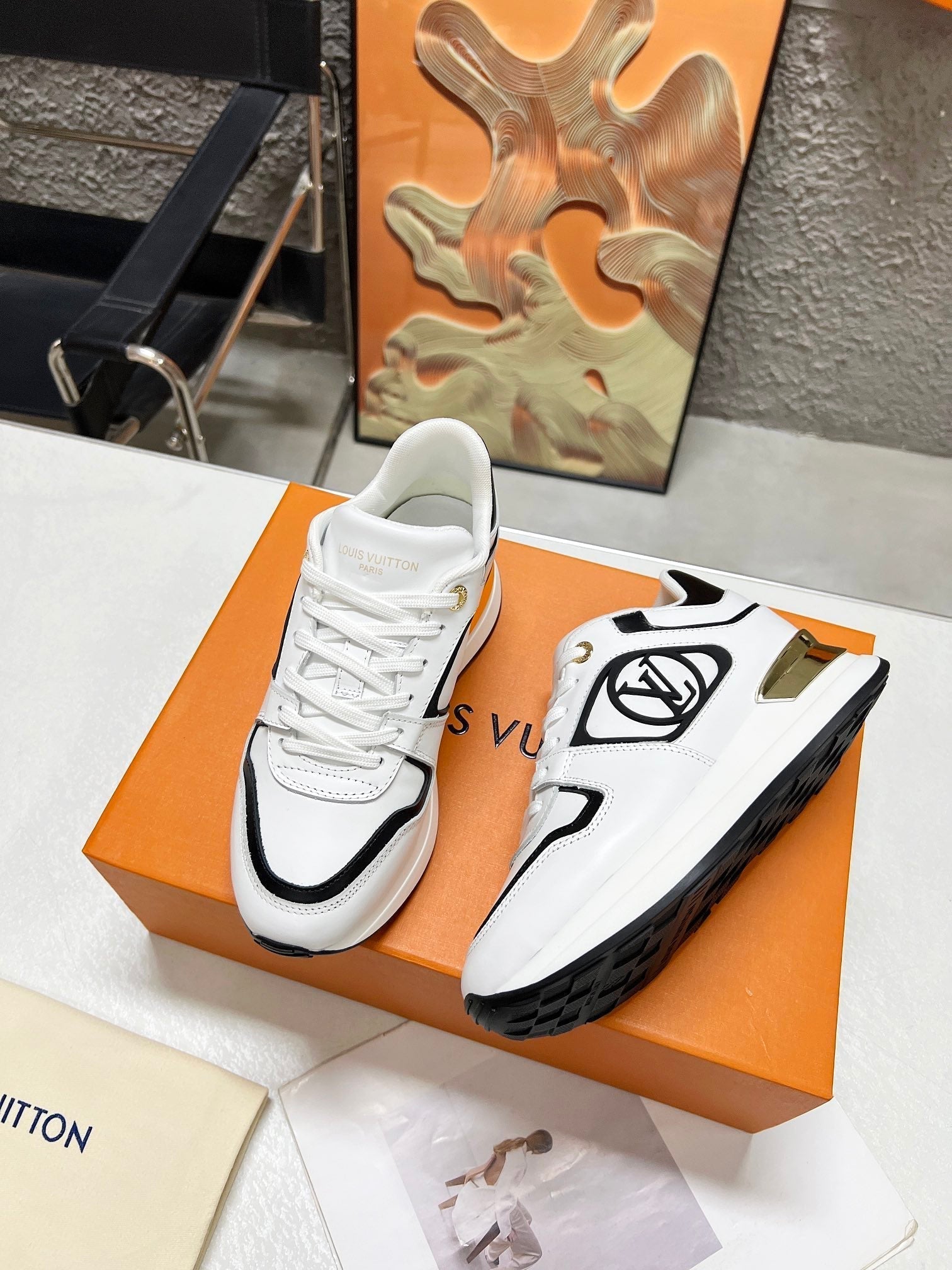 LOUIS VUITTON LV WOMEN SNEAKER IN WHITE MIX BLACK CALFSKIN