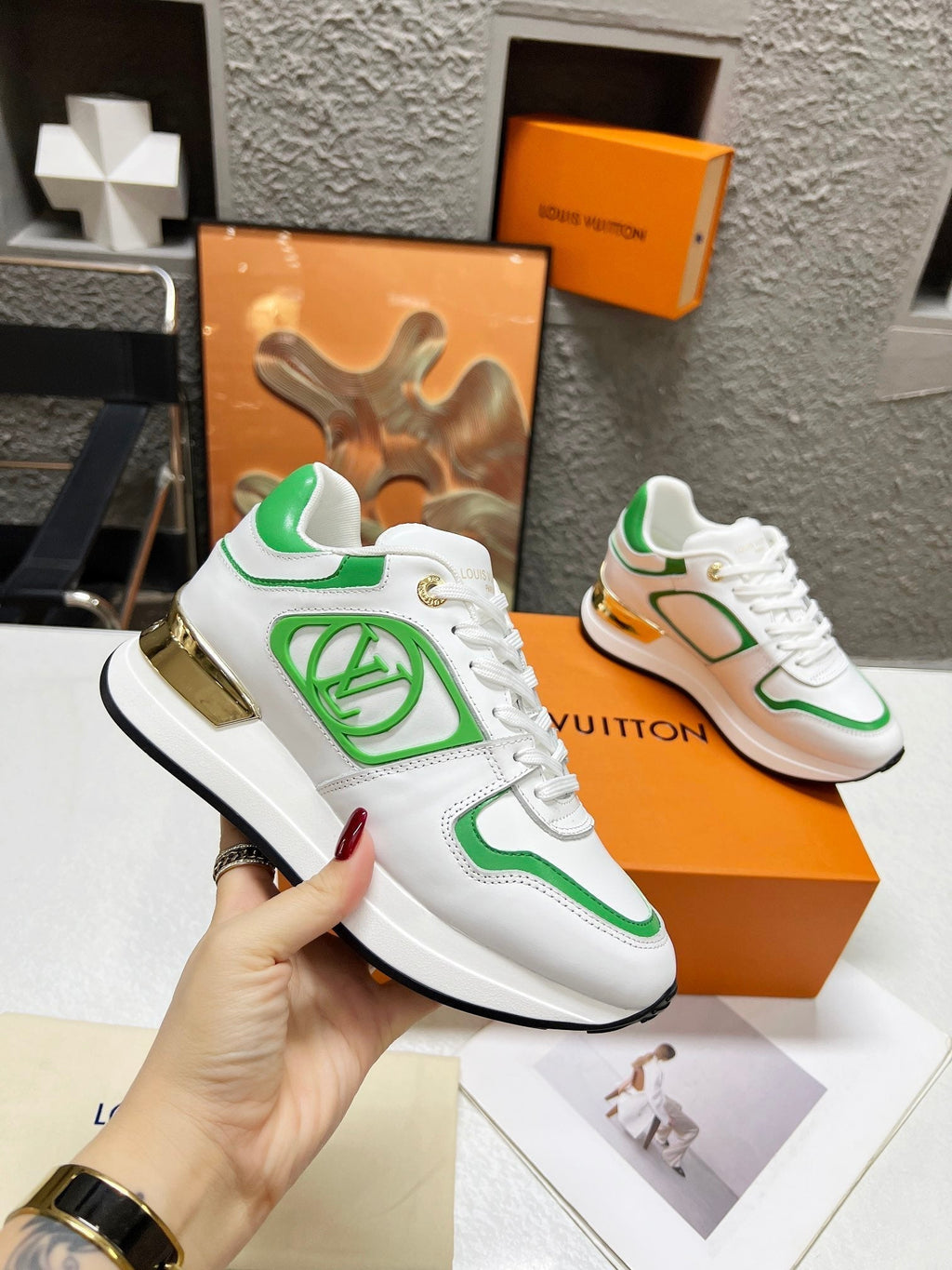 LOUIS VUITTON LV WOMEN SNEAKER IN WHITE MIX GREEN CALFSKIN