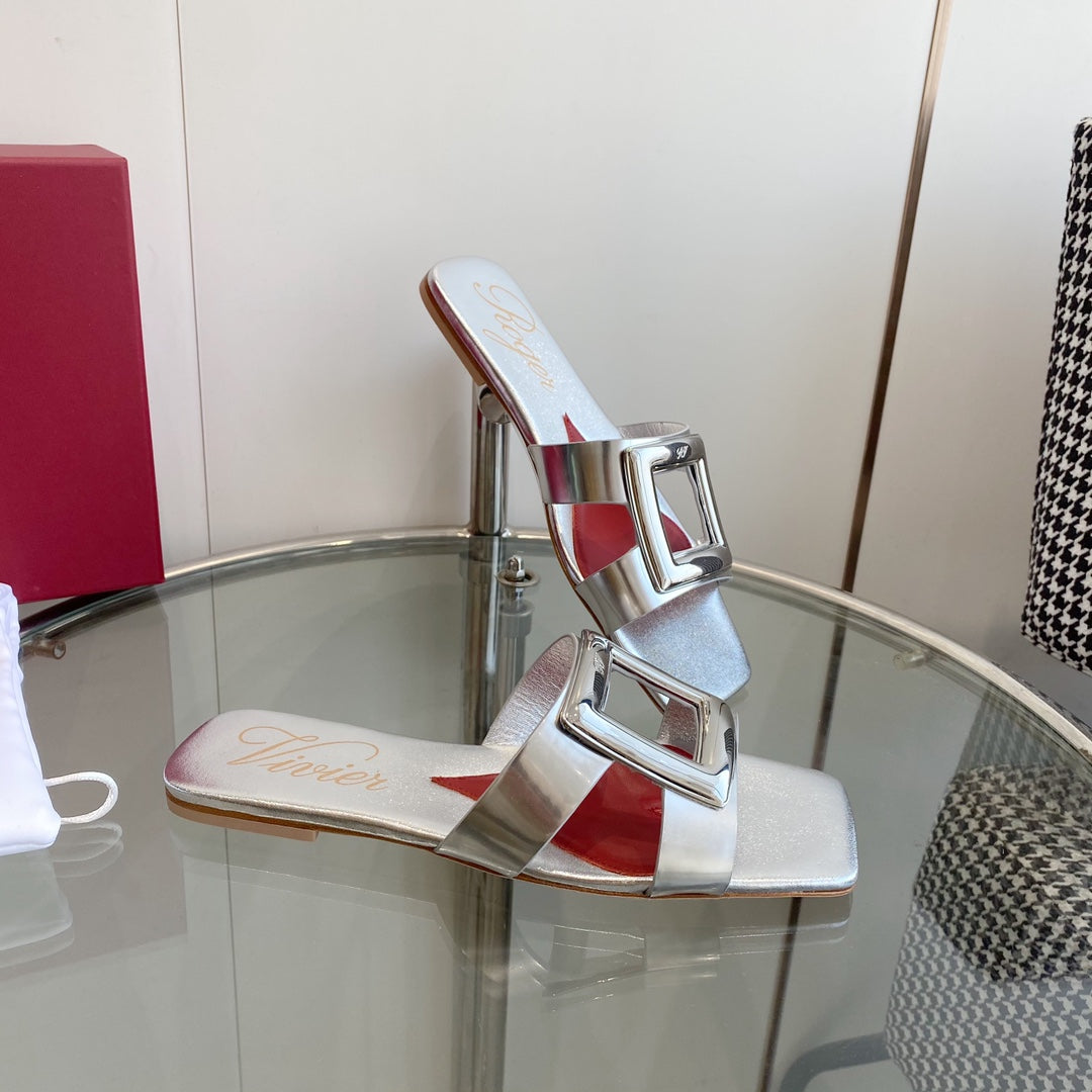 VIV' BY THE SEA LOVE METAL MULES IN SILVER PATENT CALFSKIN