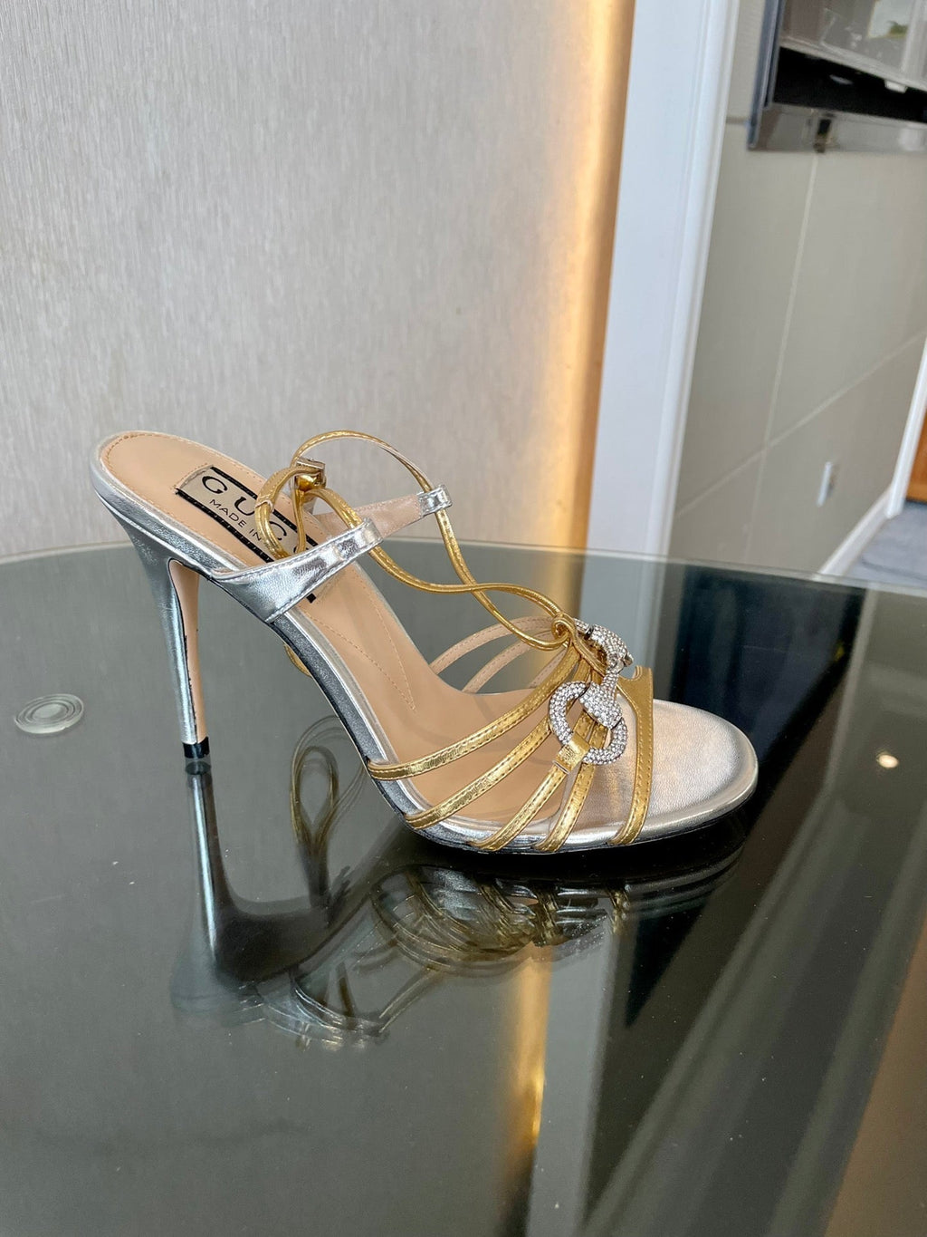 GUCCI CRYSTAL HORSEBIT SANDAL SIVER LAMBSKIN