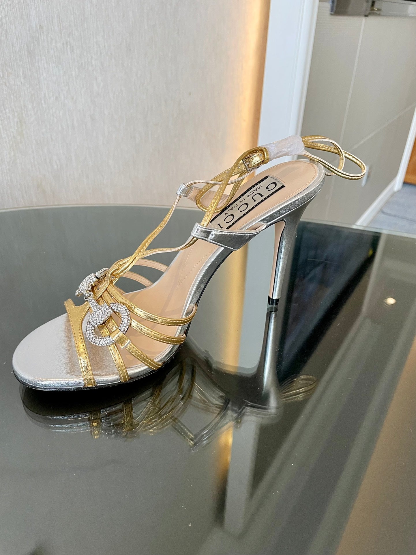 GUCCI CRYSTAL HORSEBIT SANDAL SIVER LAMBSKIN