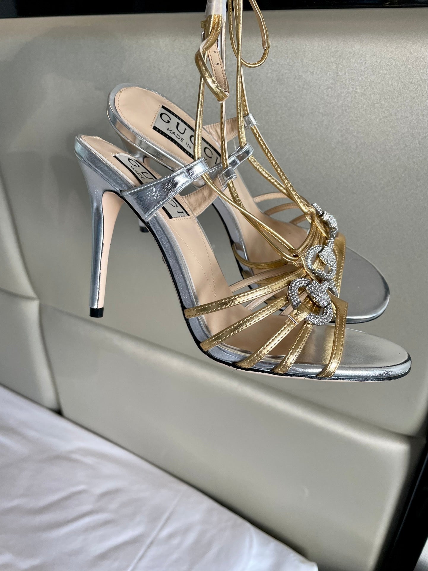 GUCCI CRYSTAL HORSEBIT SANDAL SIVER LAMBSKIN