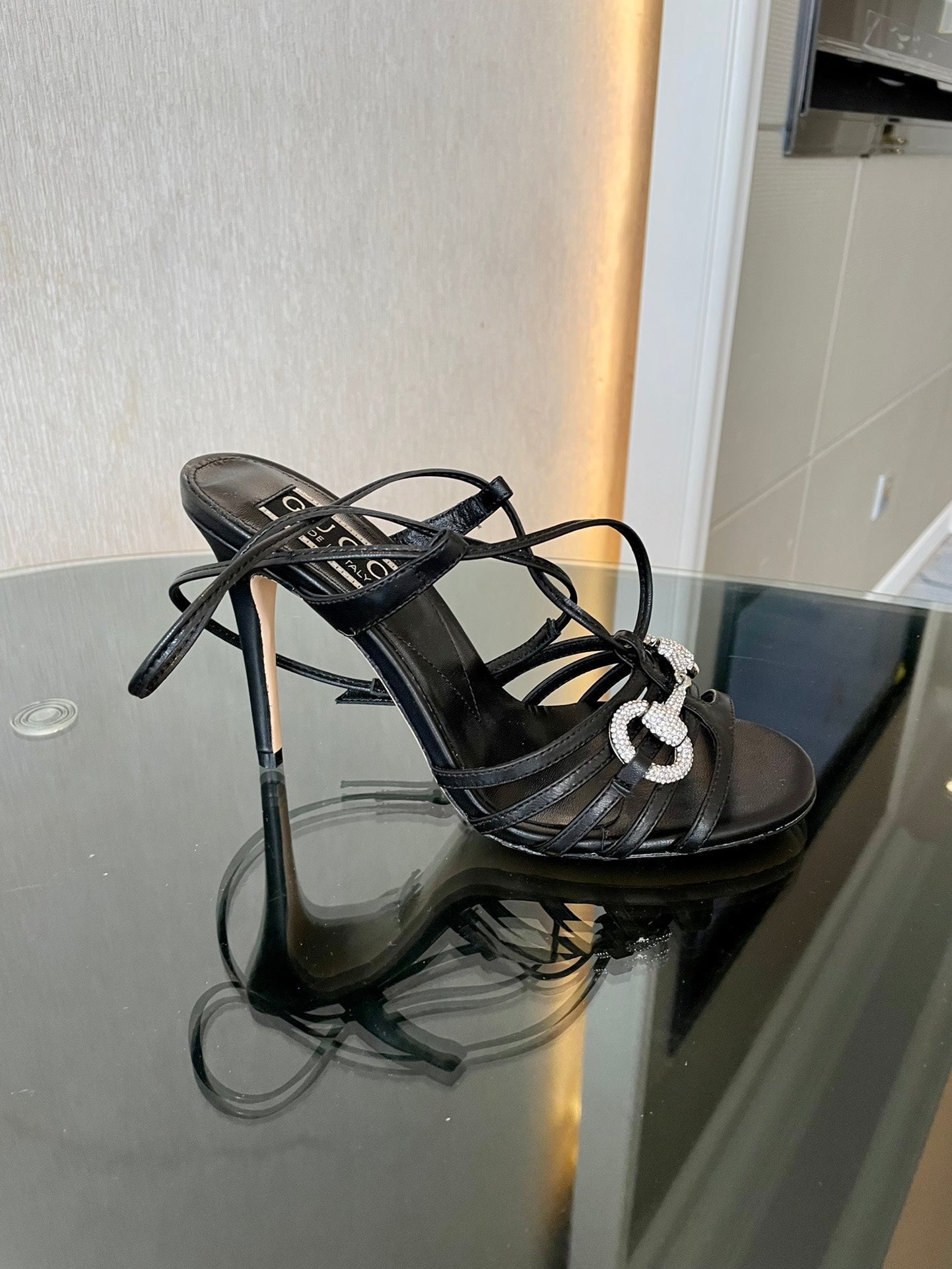 GUCCI CRYSTAL HORSEBIT SANDAL BLACK LAMBSKIN