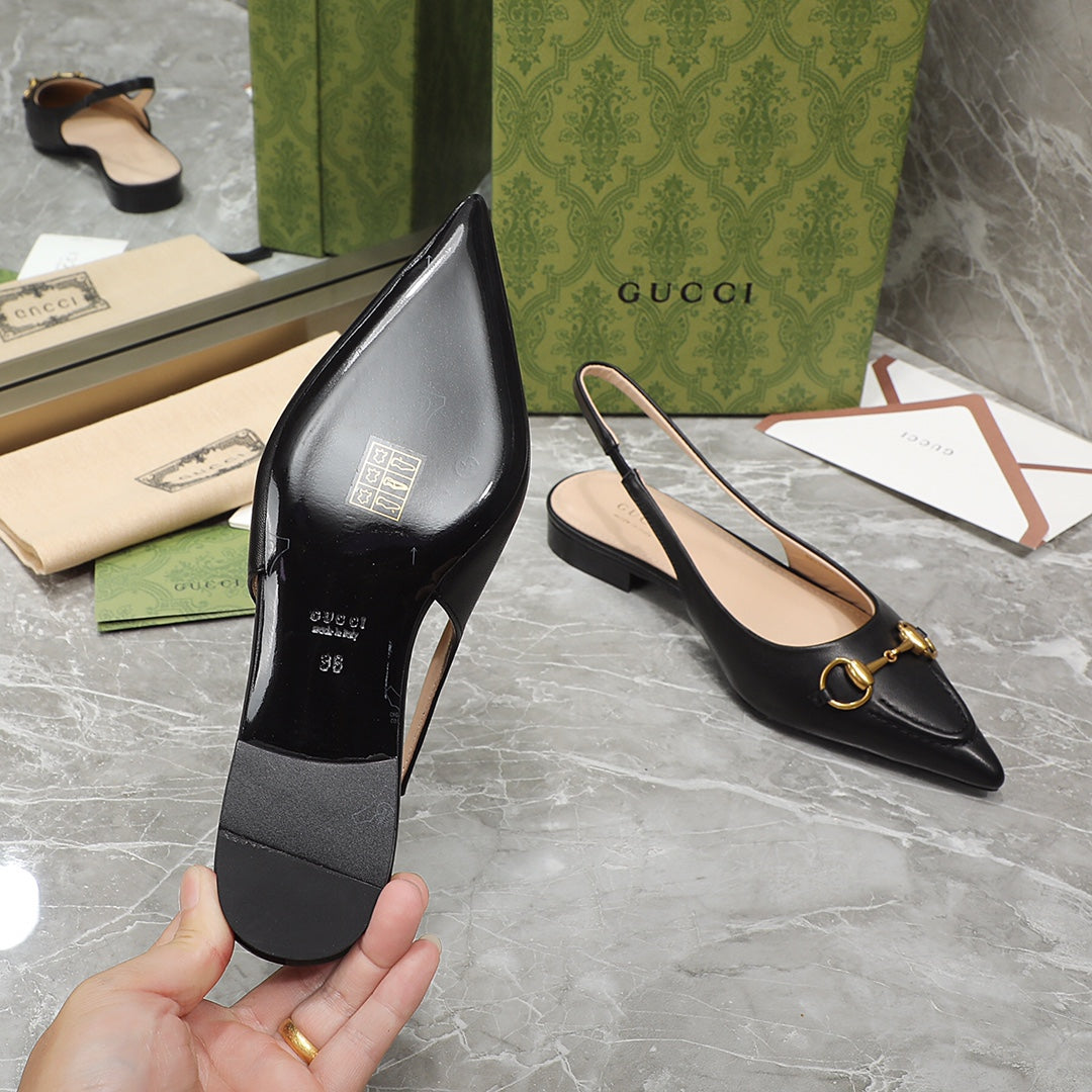 GUCCI Flat Sandals black