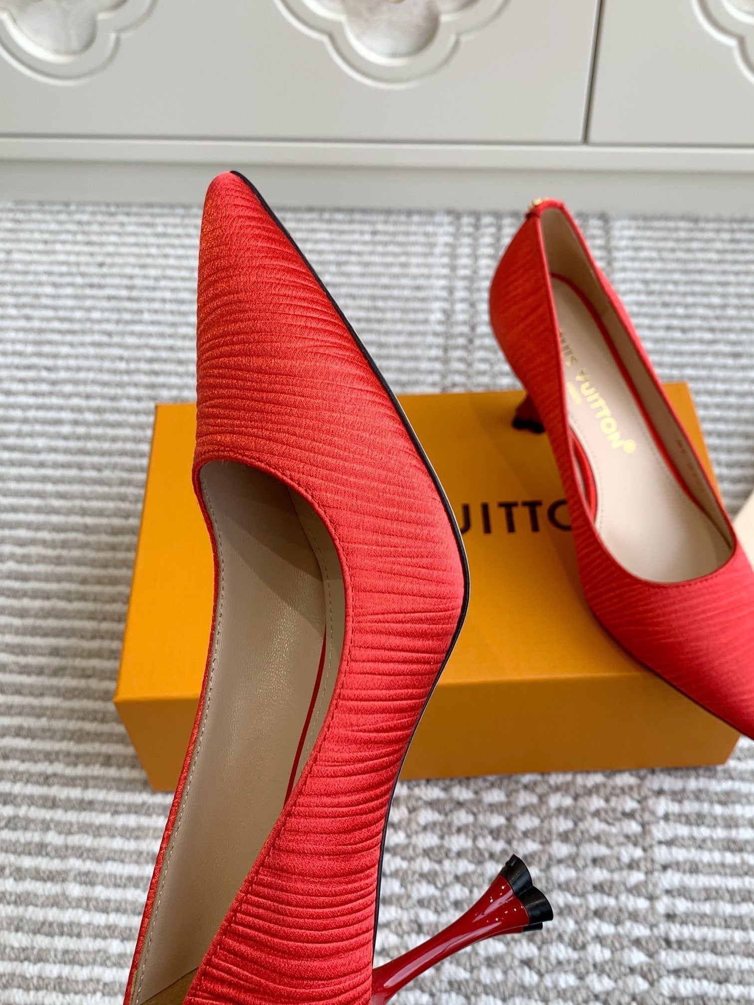 LOUIS VUITTON BLOSSOM PUMP 75 MM IN CHERRY RED IMPORTED STRIPED SILK SATIN