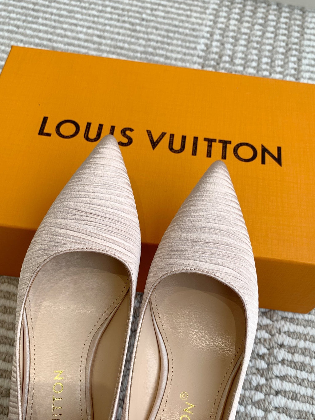 LOUIS VUITTON BLOSSOM PUMP 75 MM IN LIGHT PINK IMPORTED STRIPED SILK SATIN
