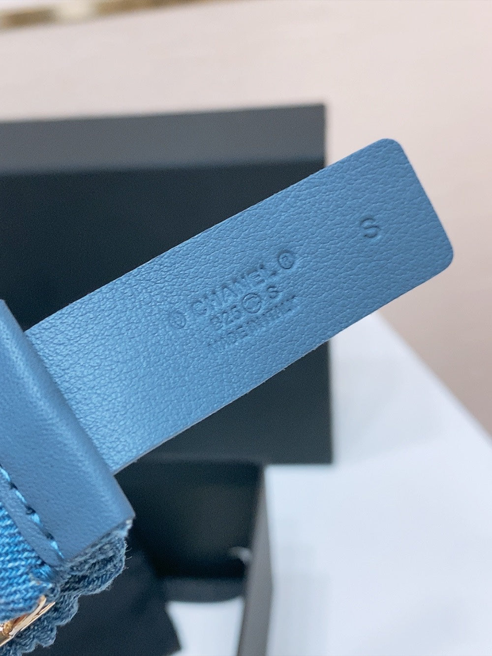 CHANEL DOUBLE C ELASTIC BELT 30MM IN BLUE DENIM WITH GOLD BUCKLE AND SIDE RHINESTONE DETAILING