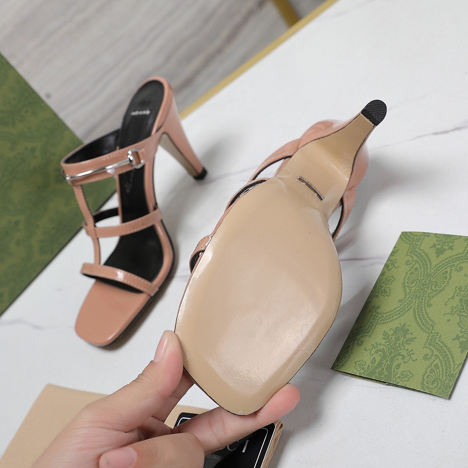 GUCCI SLIM HORSEBIT SLIDE SANDAL PALE BROWN