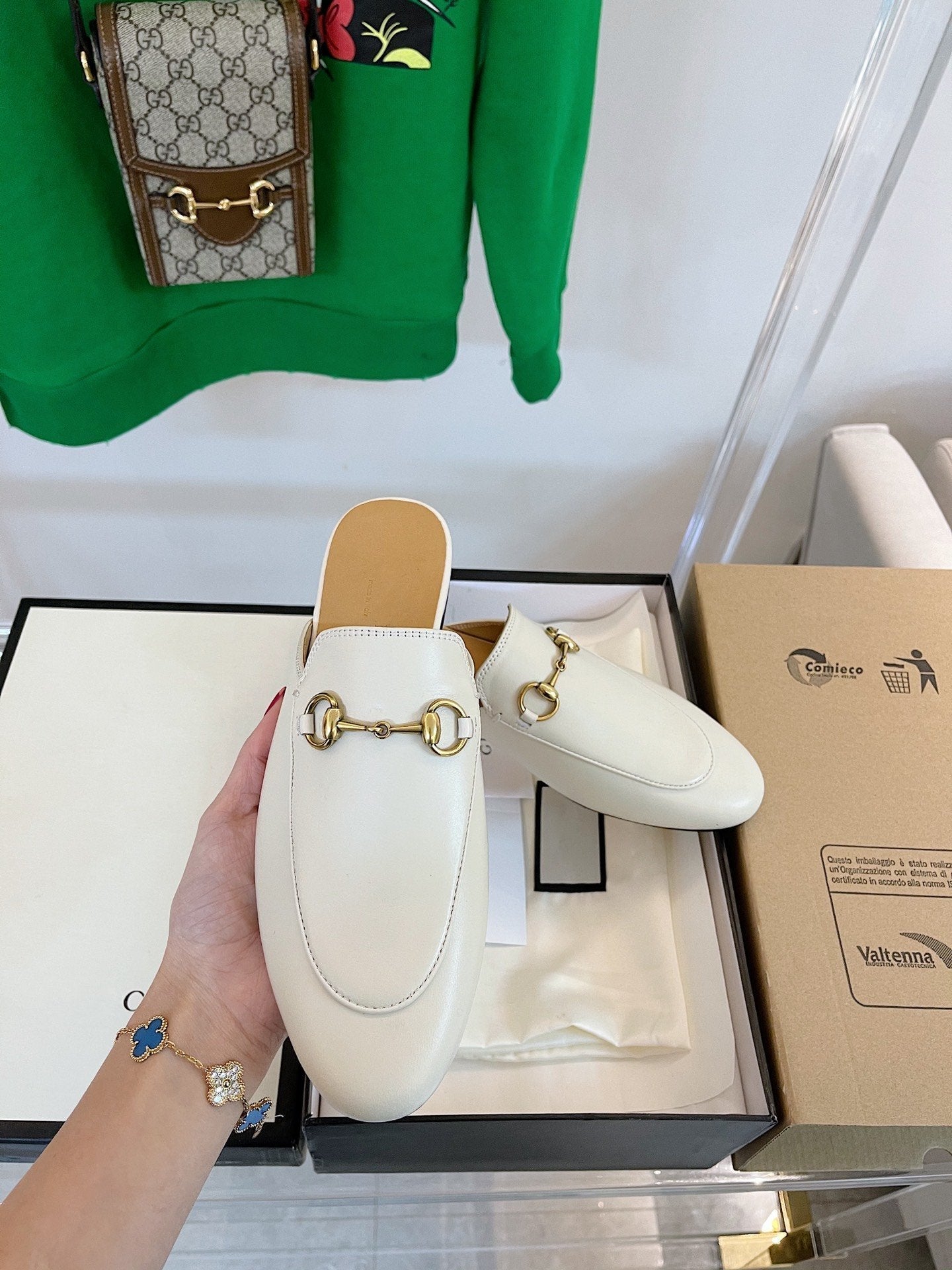 GUCCI SLIPPER MULES WHITE