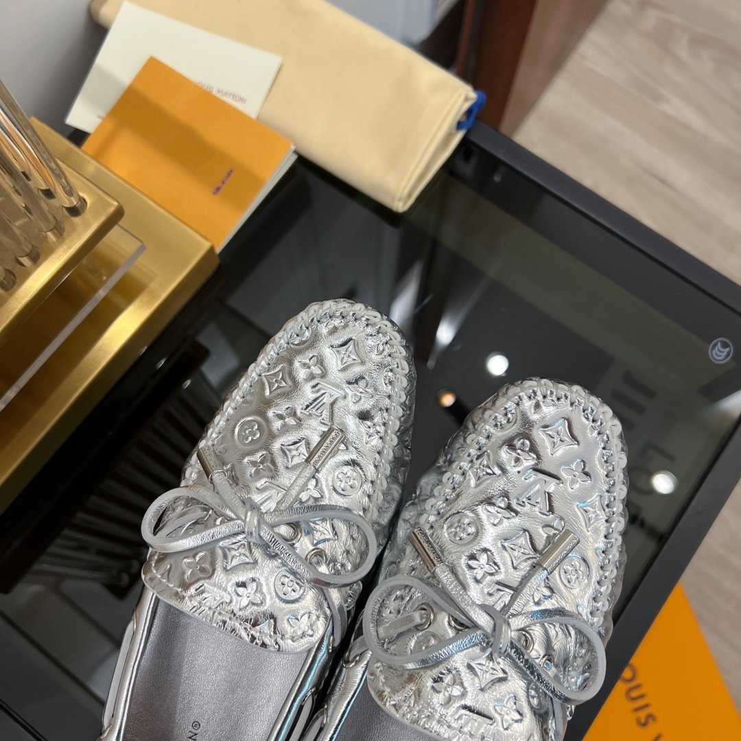LOUIS VUITTON LV GLORIA FLAT LOAFER LOGO STAMPING SILVER