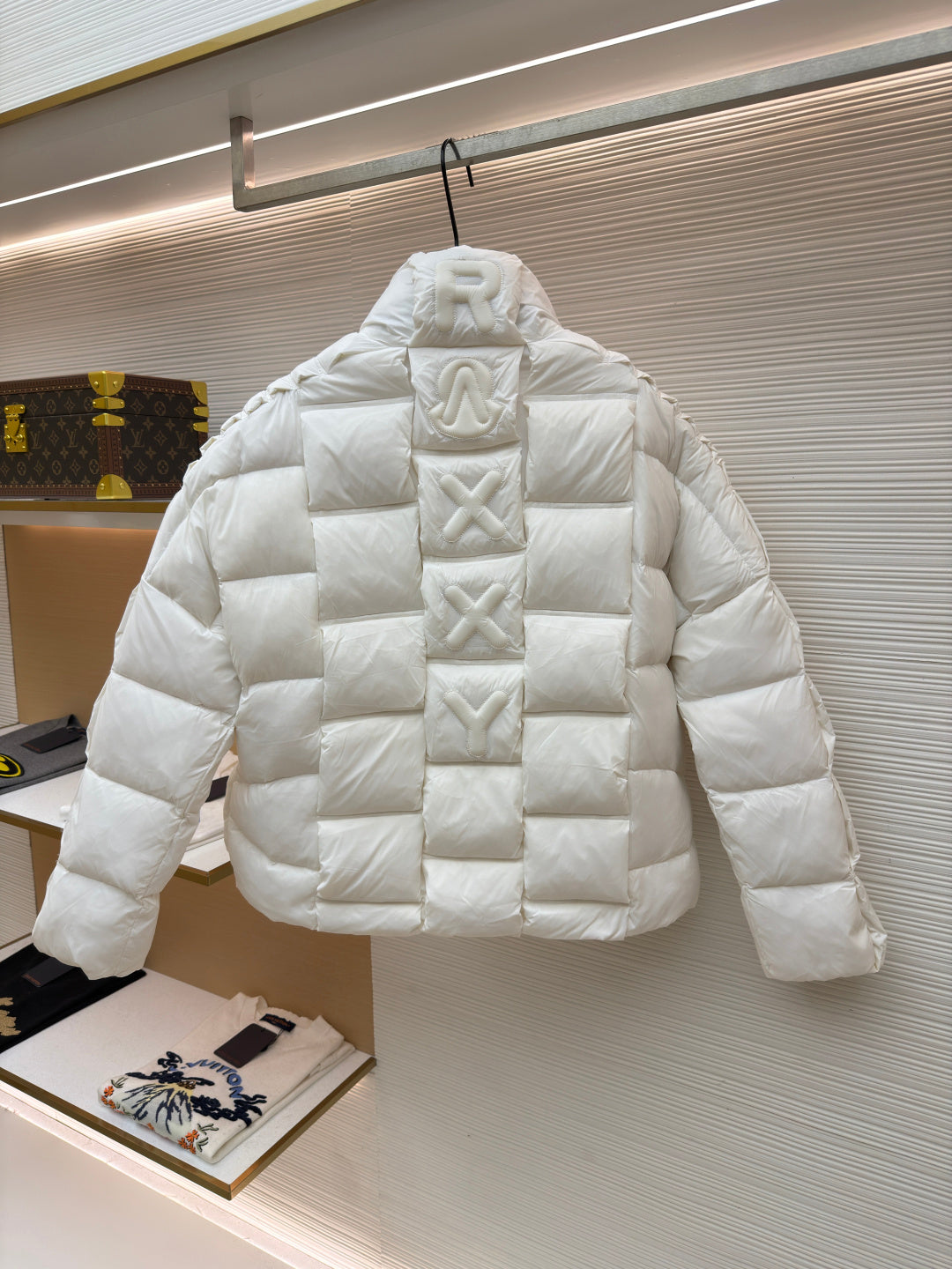 MONCLER 25S DOWN JACKET 298