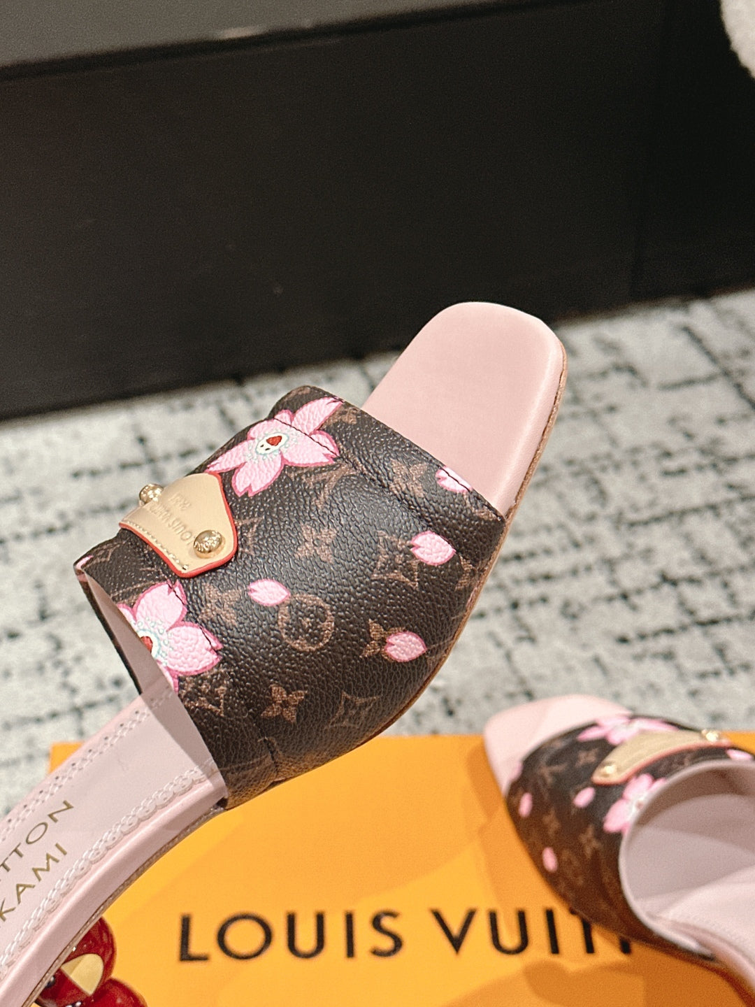 LOUIS VUITTON LV CHERRY HIGH HEELS 25S 55 MM IN DARK BROWN AND LIGHT PINK CALFSKIN STYLE 2