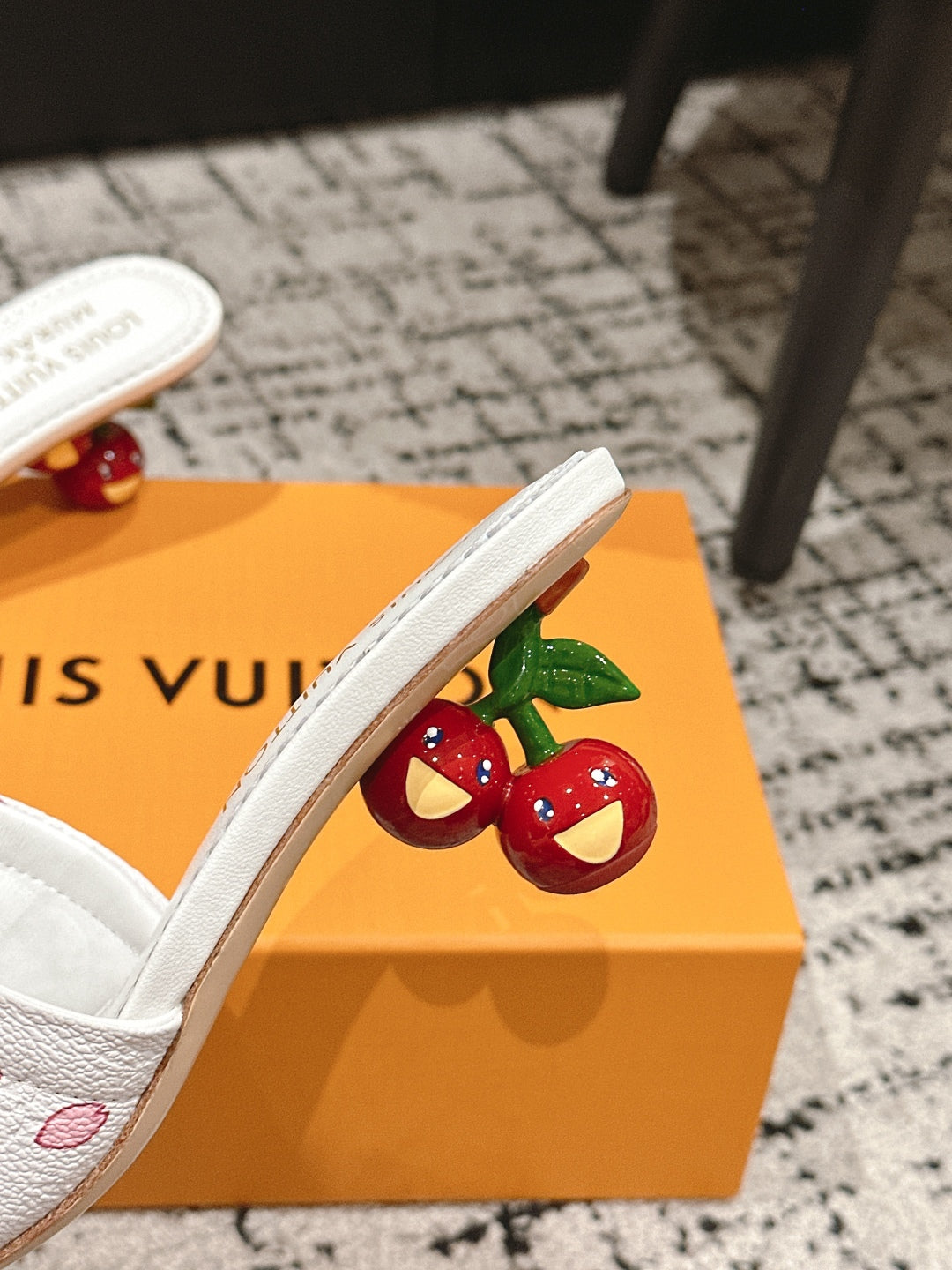 LOUIS VUITTON LV CHERRY HIGH HEELS 25S 55 MM IN WHITE CALFSKIN STYLE 3