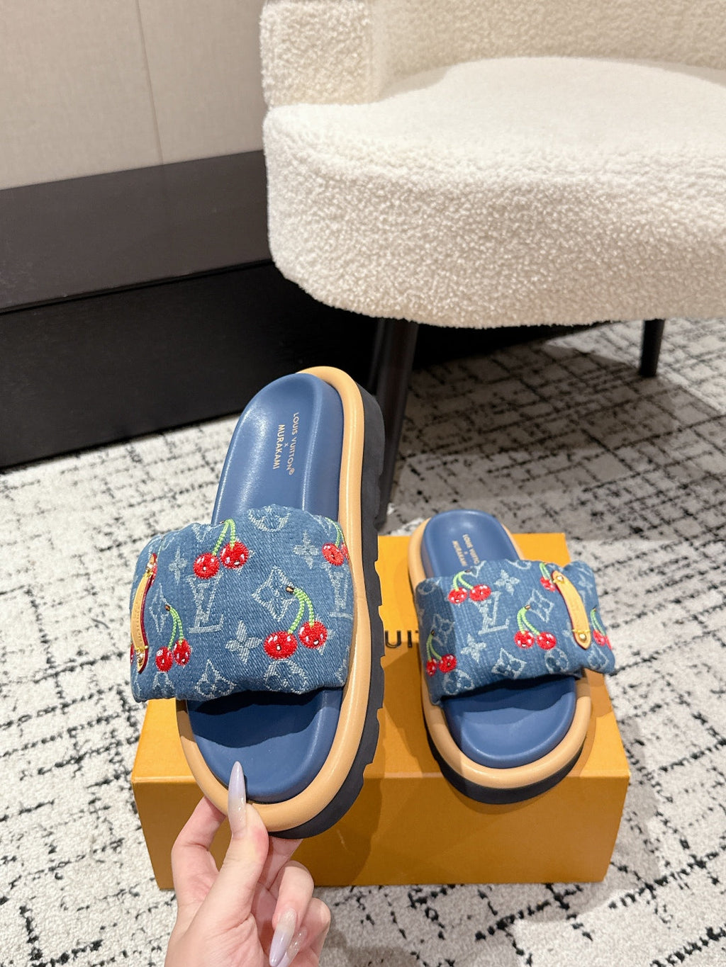 LOUIS VUITTON LV MIAMI-STYLE SANDALS 25S IN BLUE DENIM AND CALFSKIN