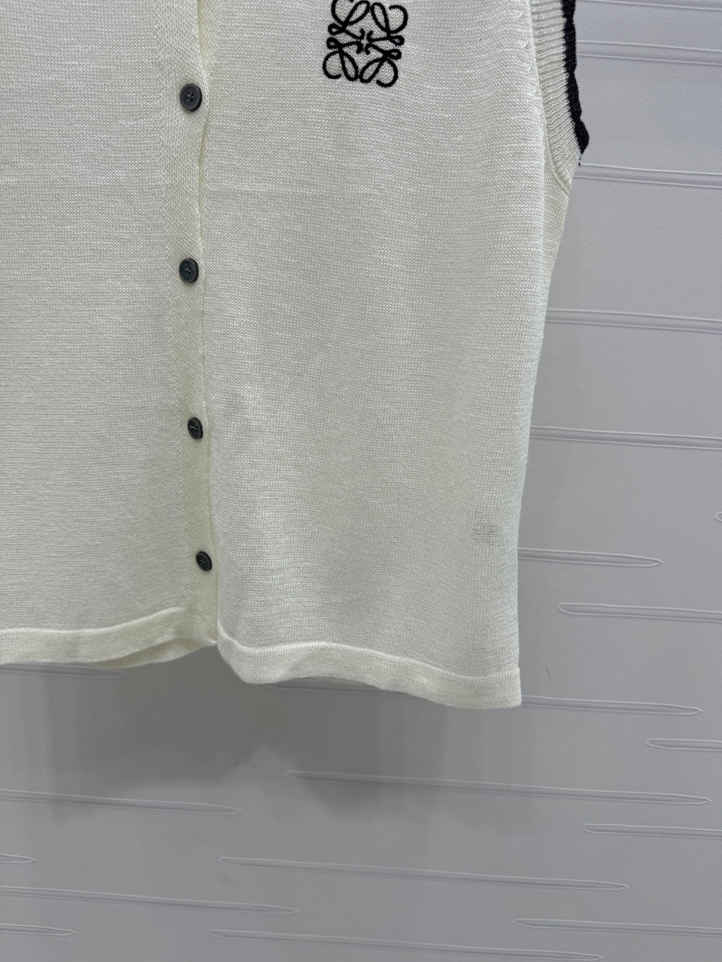 LOEWE 25S ROUND NECK KNITTED VEST WHITE 264069