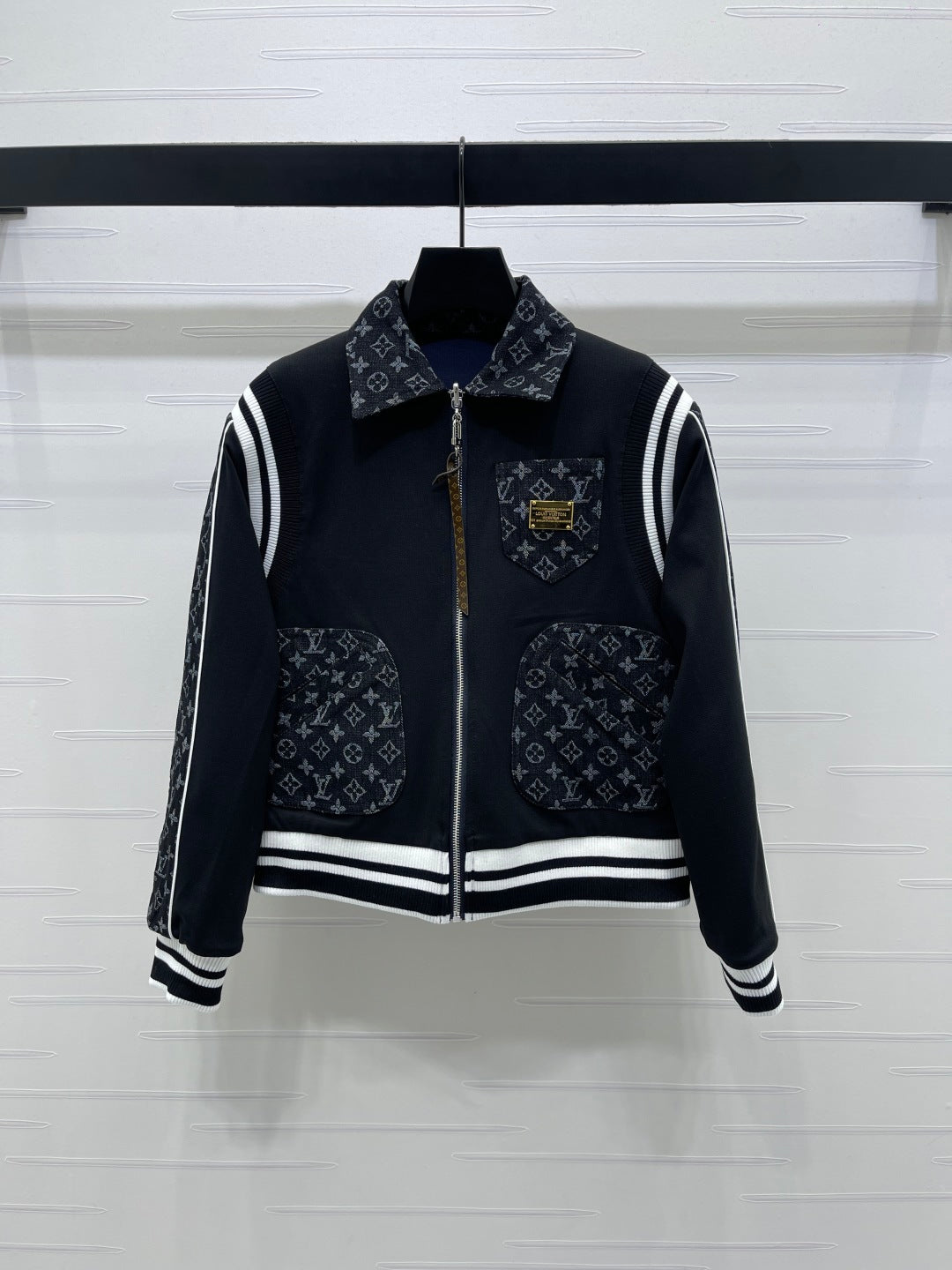LOUIS VUITTON LV 25S REVERSIBLE BOMBER JACKET 0100